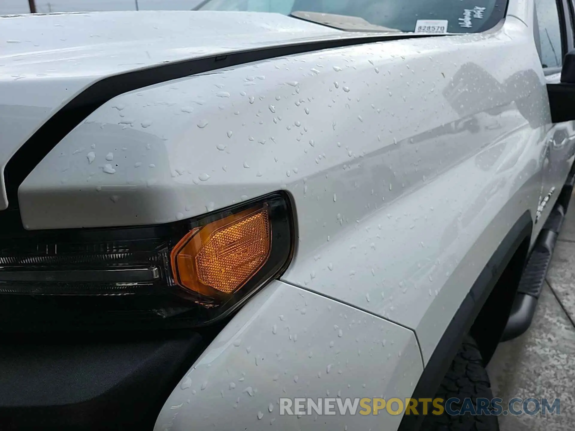 1 Photograph of a damaged car 1GC2YLE72LF282751 CHEVROLET SILVERADO 2020