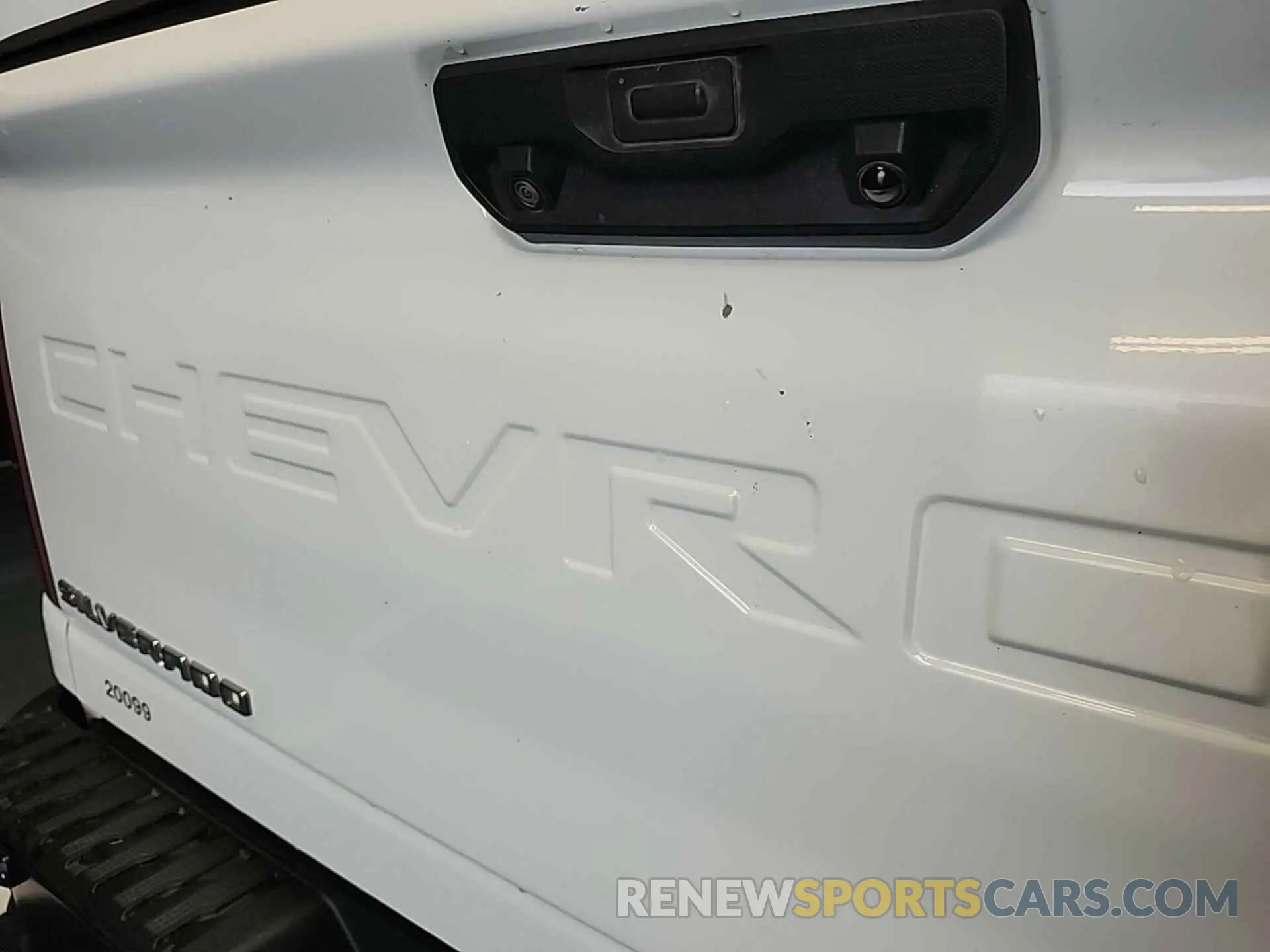 10 Photograph of a damaged car 1GC2YLE72LF282751 CHEVROLET SILVERADO 2020