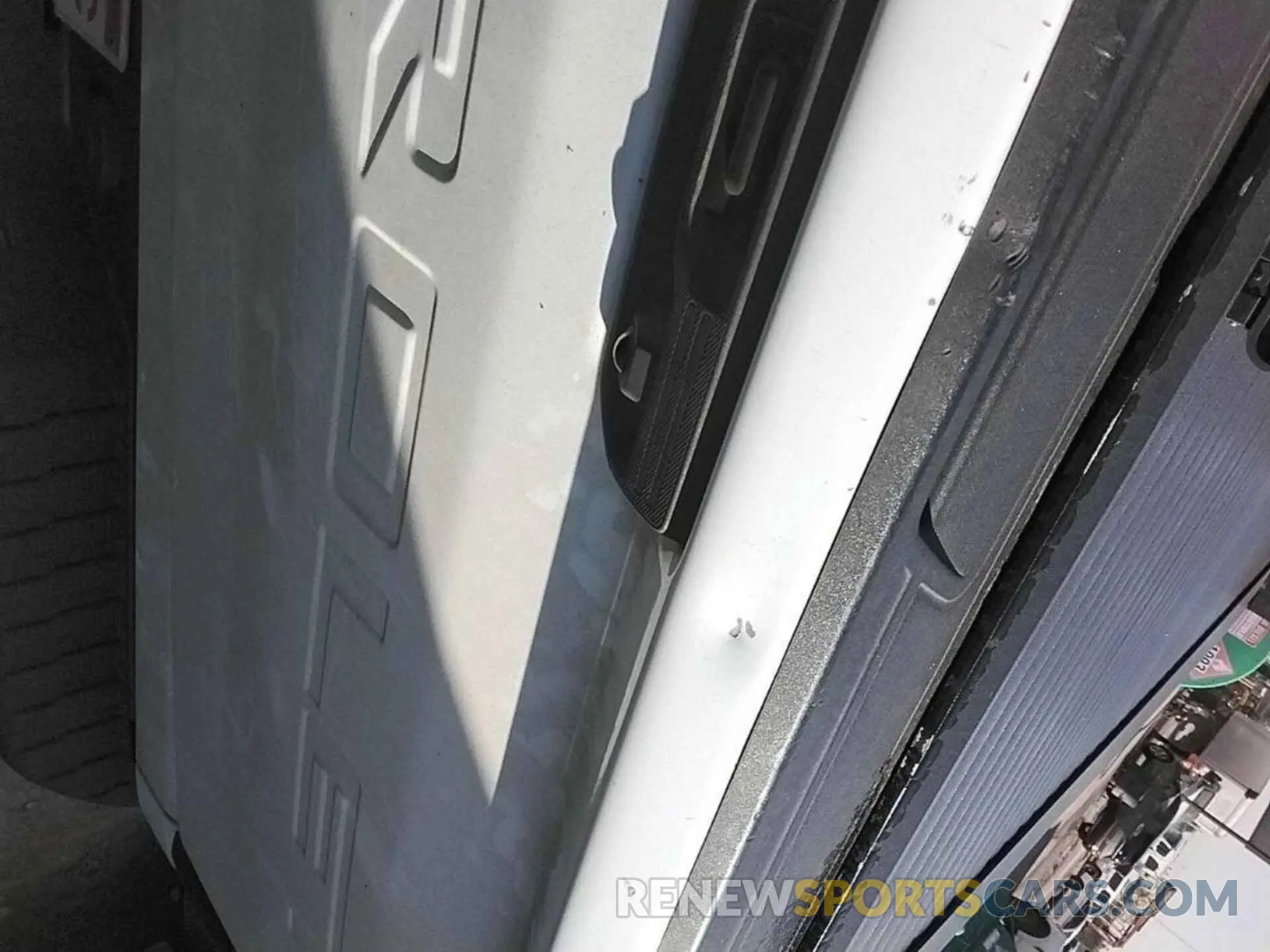 4 Photograph of a damaged car 1GC2YLE76LF304718 CHEVROLET SILVERADO 2020