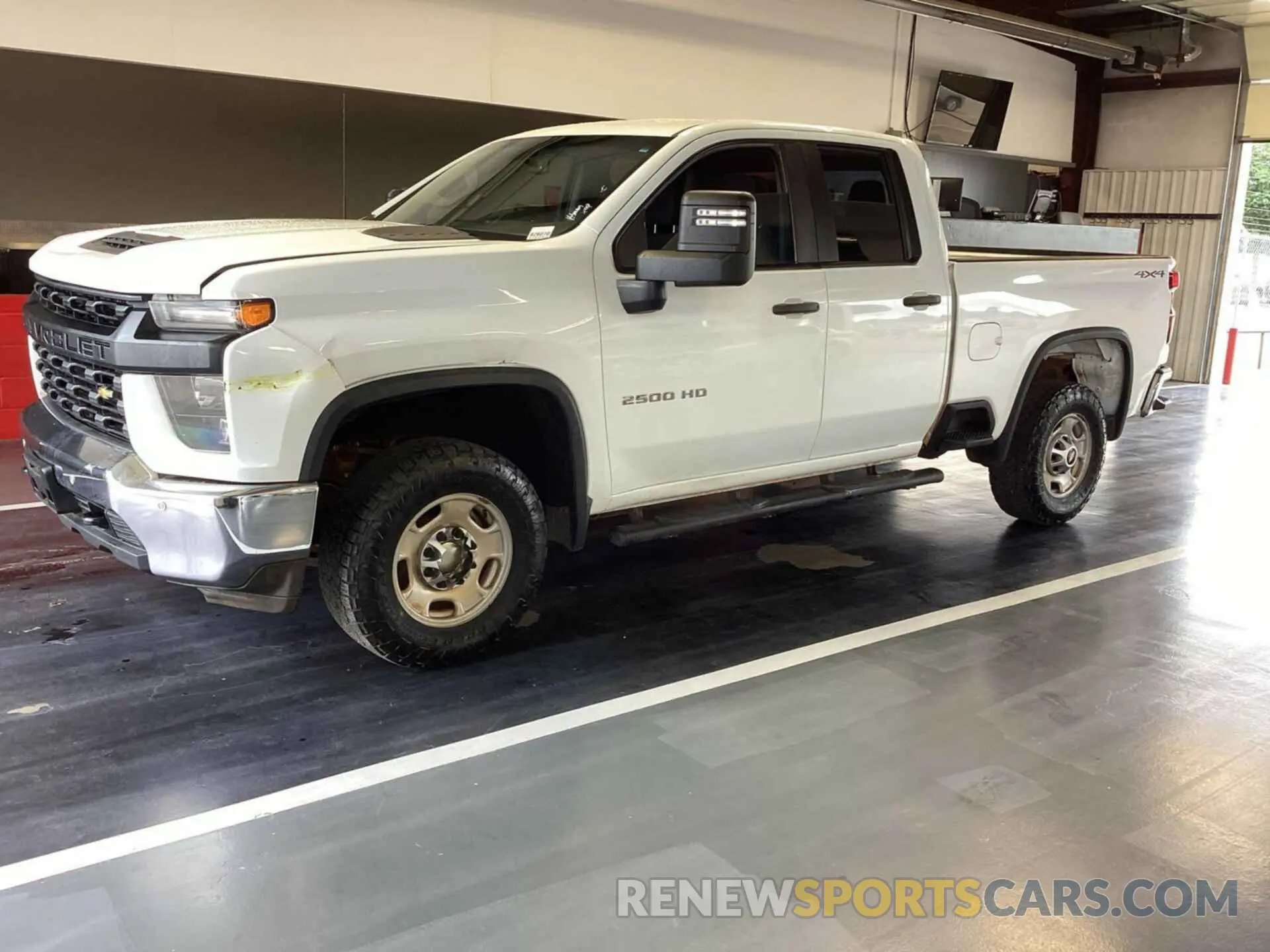 13 Photograph of a damaged car 1GC2YLE78LF256607 CHEVROLET SILVERADO 2020