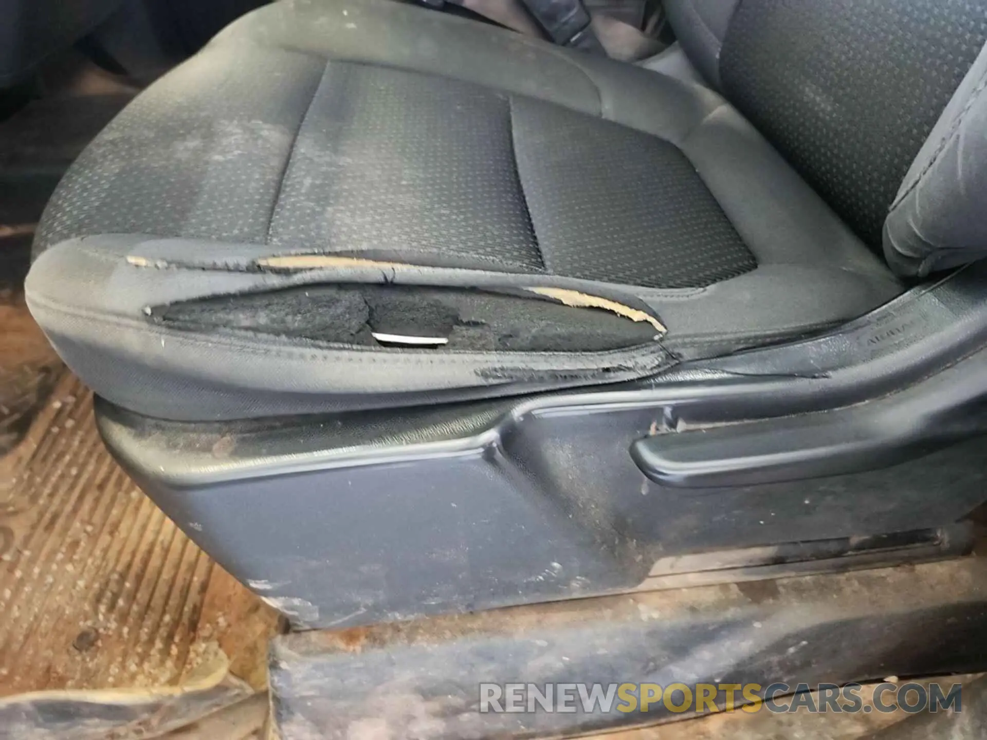14 Photograph of a damaged car 1GC2YLE78LF256607 CHEVROLET SILVERADO 2020