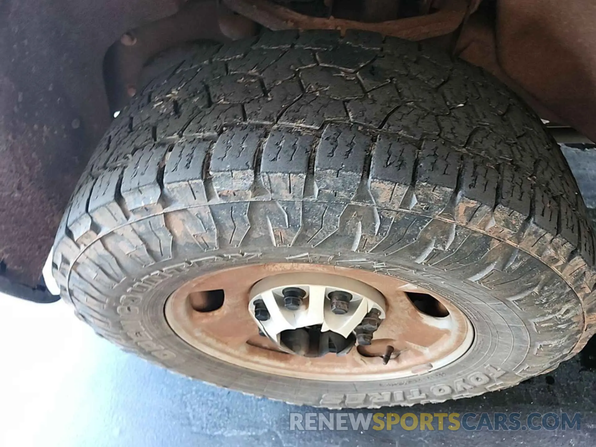 18 Photograph of a damaged car 1GC2YLE78LF256607 CHEVROLET SILVERADO 2020
