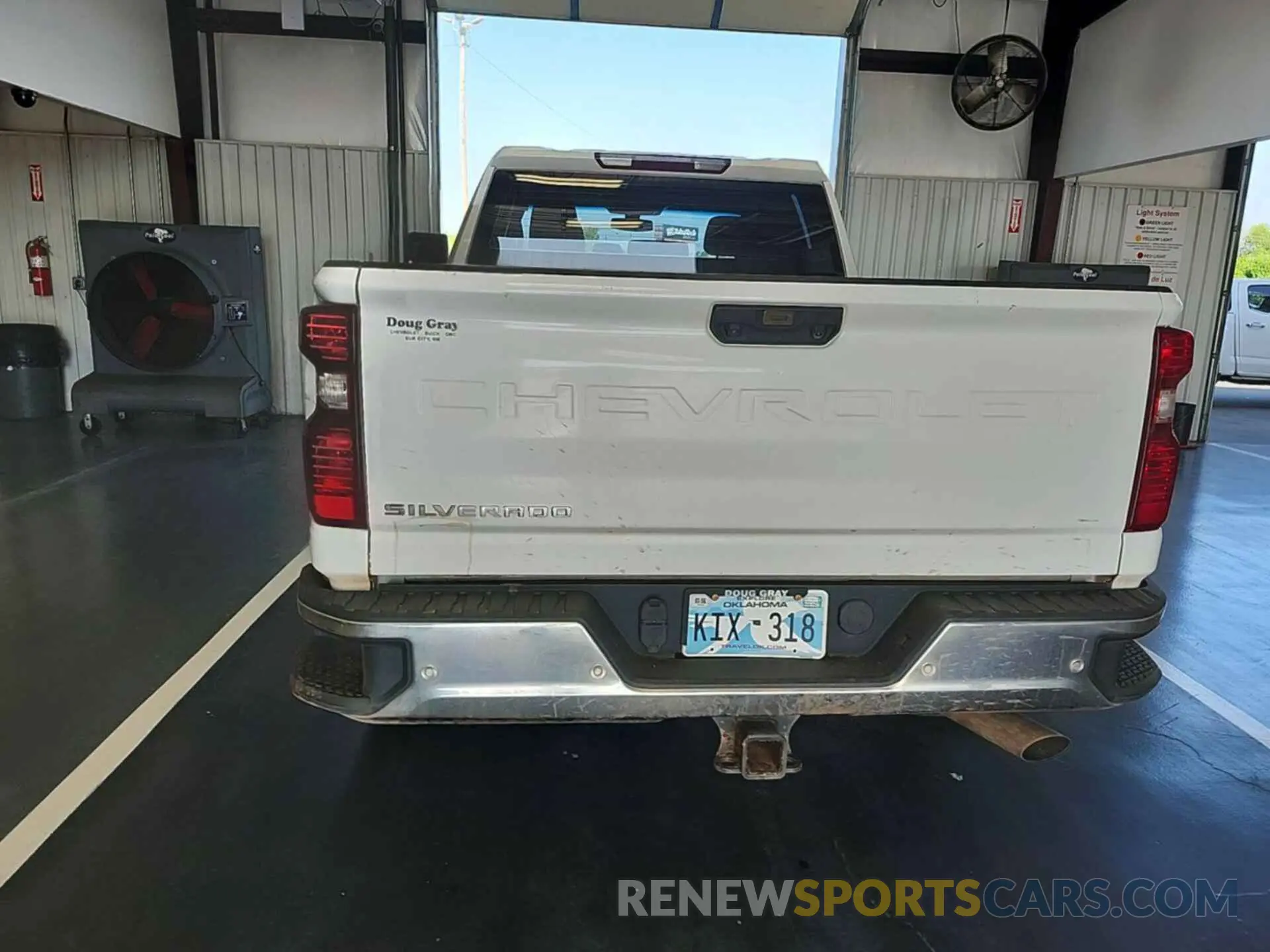 2 Photograph of a damaged car 1GC2YLE78LF256607 CHEVROLET SILVERADO 2020