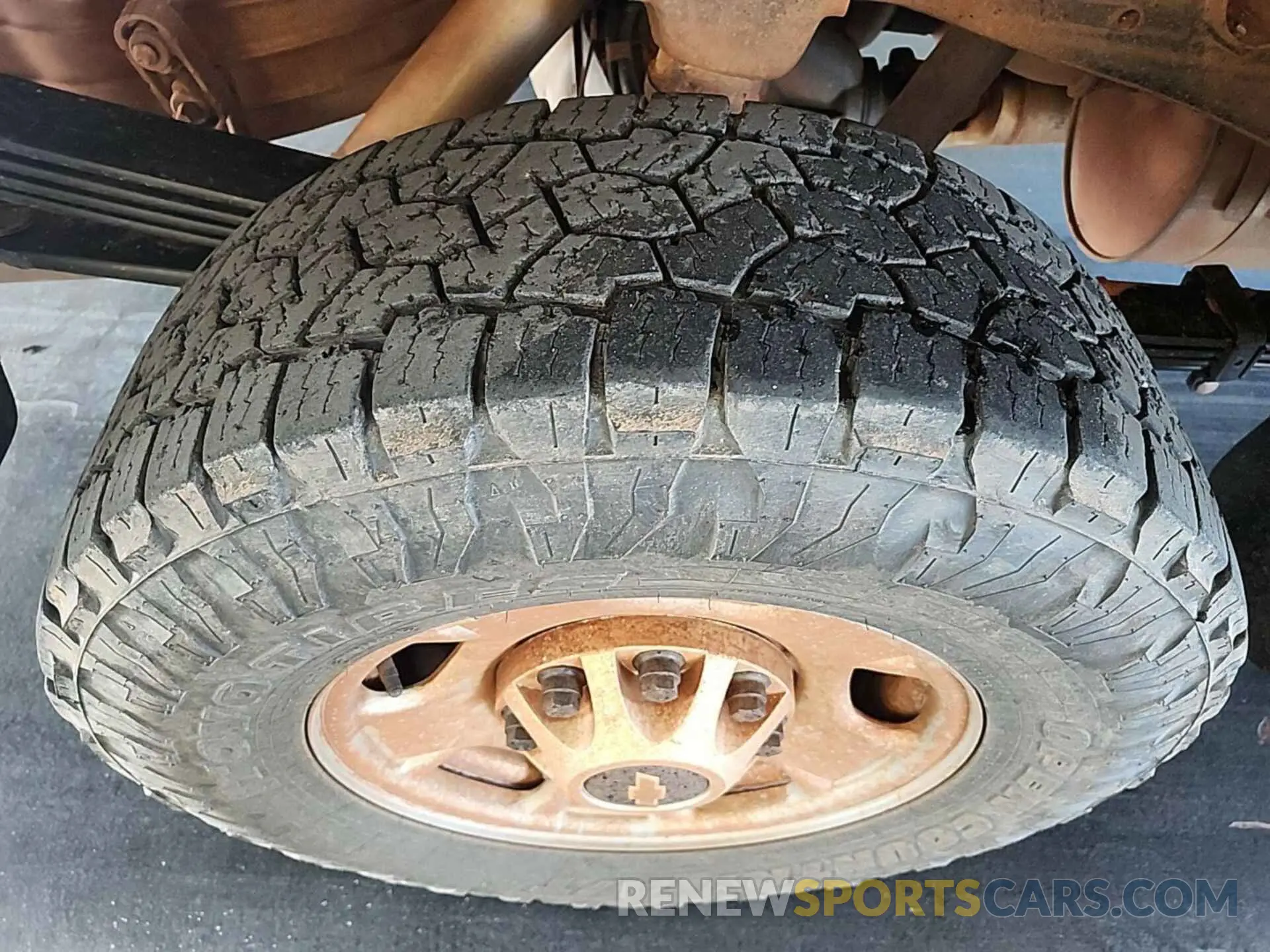 5 Photograph of a damaged car 1GC2YLE78LF256607 CHEVROLET SILVERADO 2020