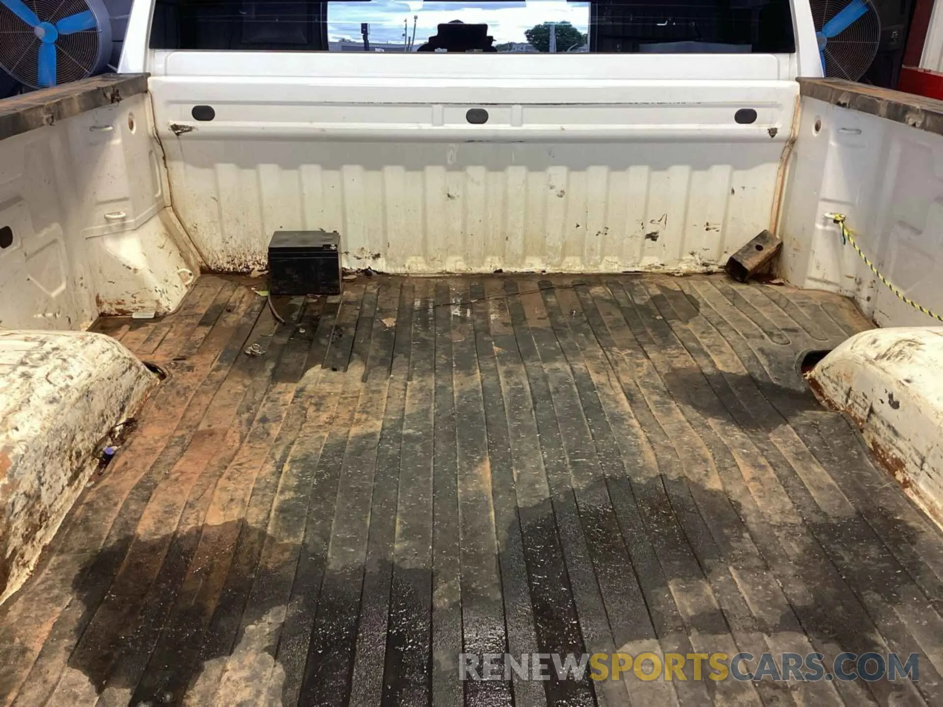 7 Photograph of a damaged car 1GC2YLE78LF256607 CHEVROLET SILVERADO 2020