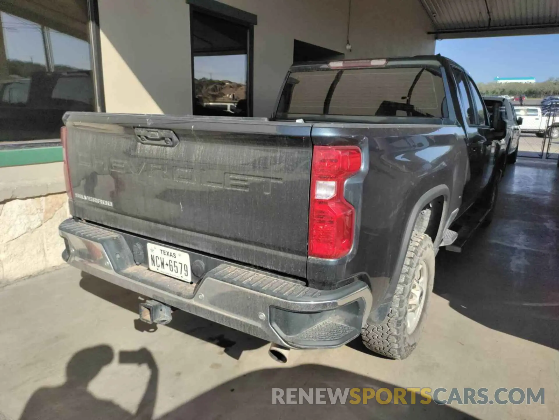 10 Photograph of a damaged car 1GC2YLE79LF220053 CHEVROLET SILVERADO 2020