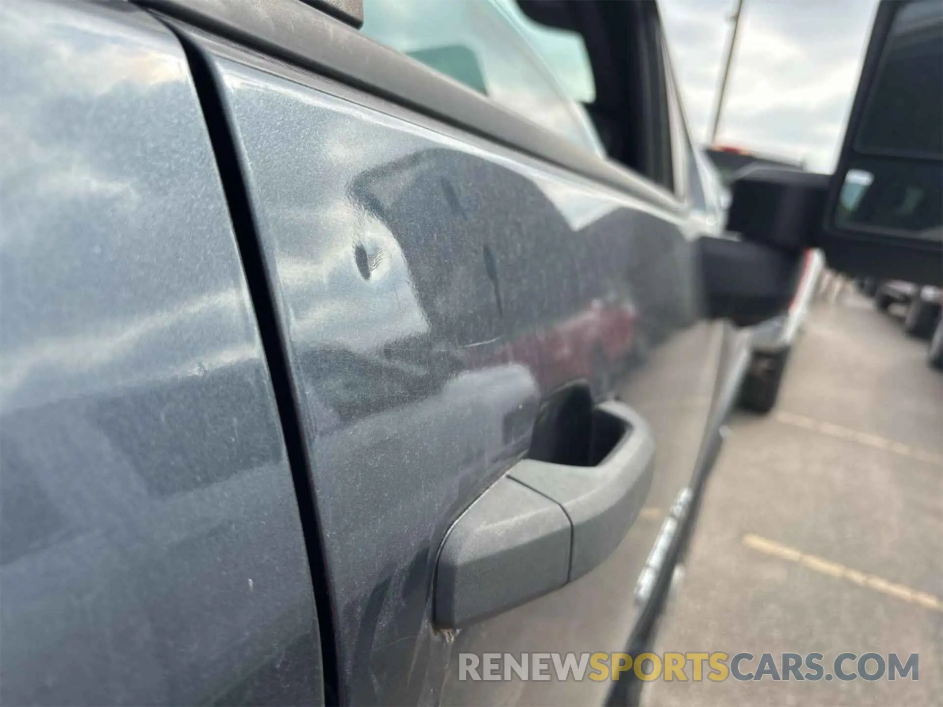 17 Photograph of a damaged car 1GC2YLE79LF220053 CHEVROLET SILVERADO 2020