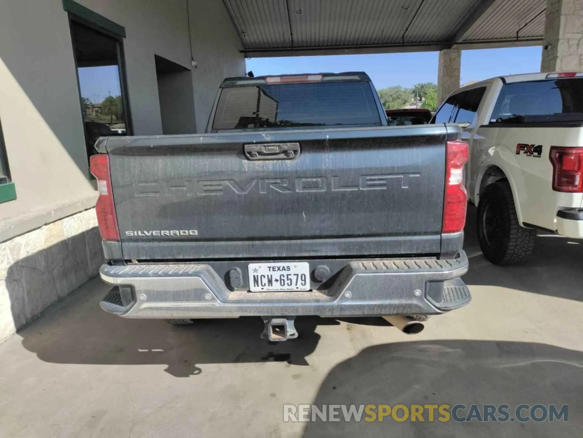 26 Photograph of a damaged car 1GC2YLE79LF220053 CHEVROLET SILVERADO 2020