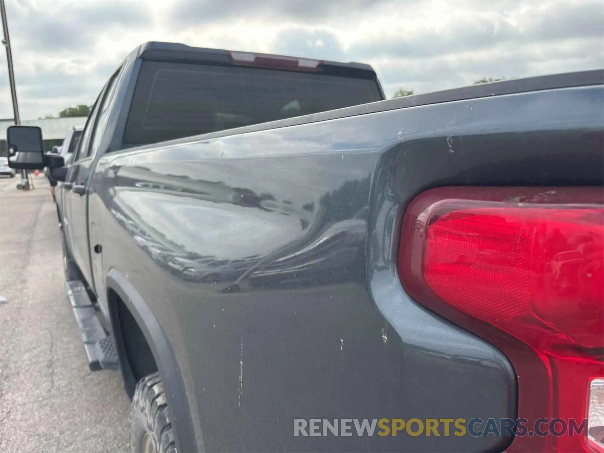 7 Photograph of a damaged car 1GC2YLE79LF220053 CHEVROLET SILVERADO 2020