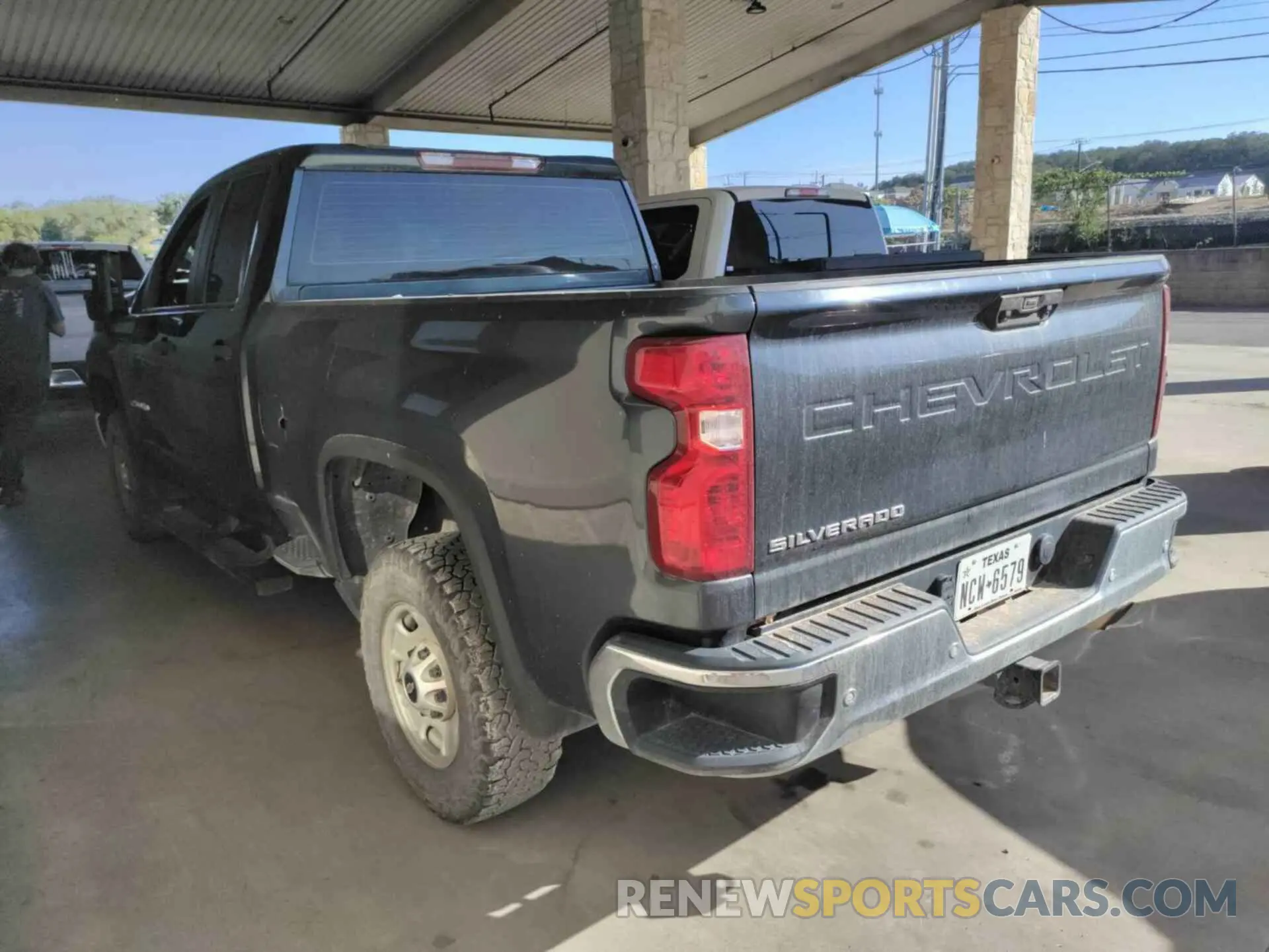 8 Photograph of a damaged car 1GC2YLE79LF220053 CHEVROLET SILVERADO 2020