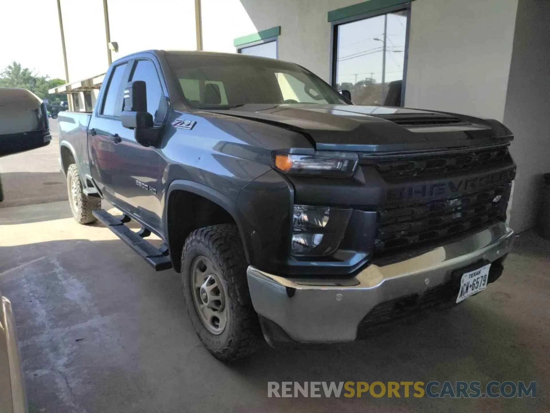 9 Photograph of a damaged car 1GC2YLE79LF220053 CHEVROLET SILVERADO 2020