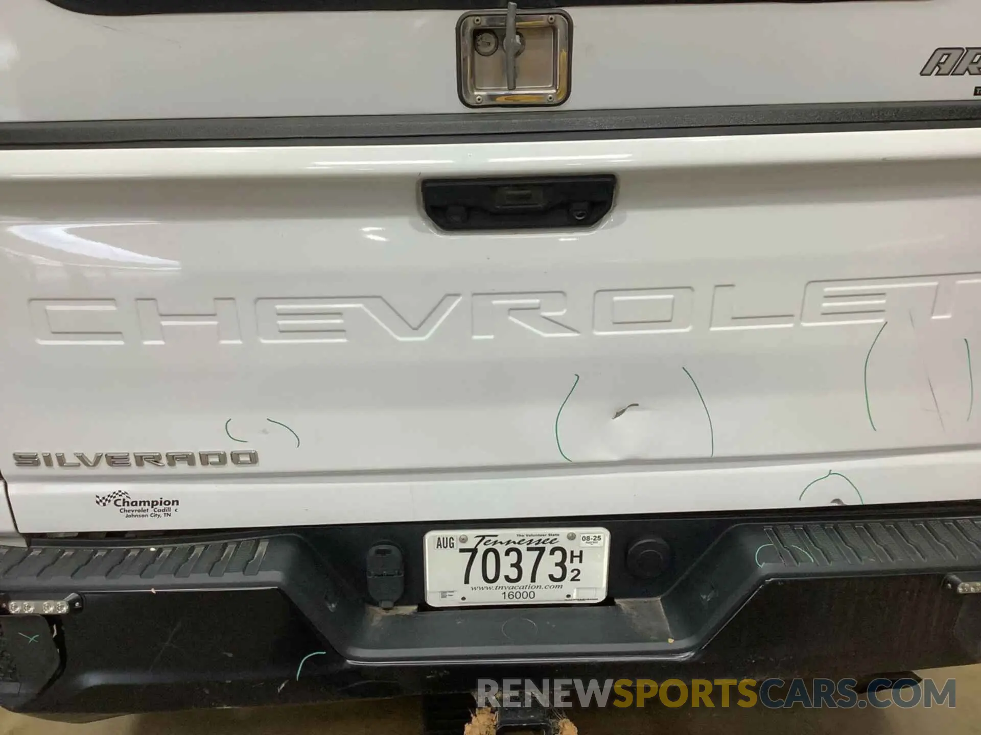 16 Photograph of a damaged car 1GC2YLE79LF265820 CHEVROLET SILVERADO 2020