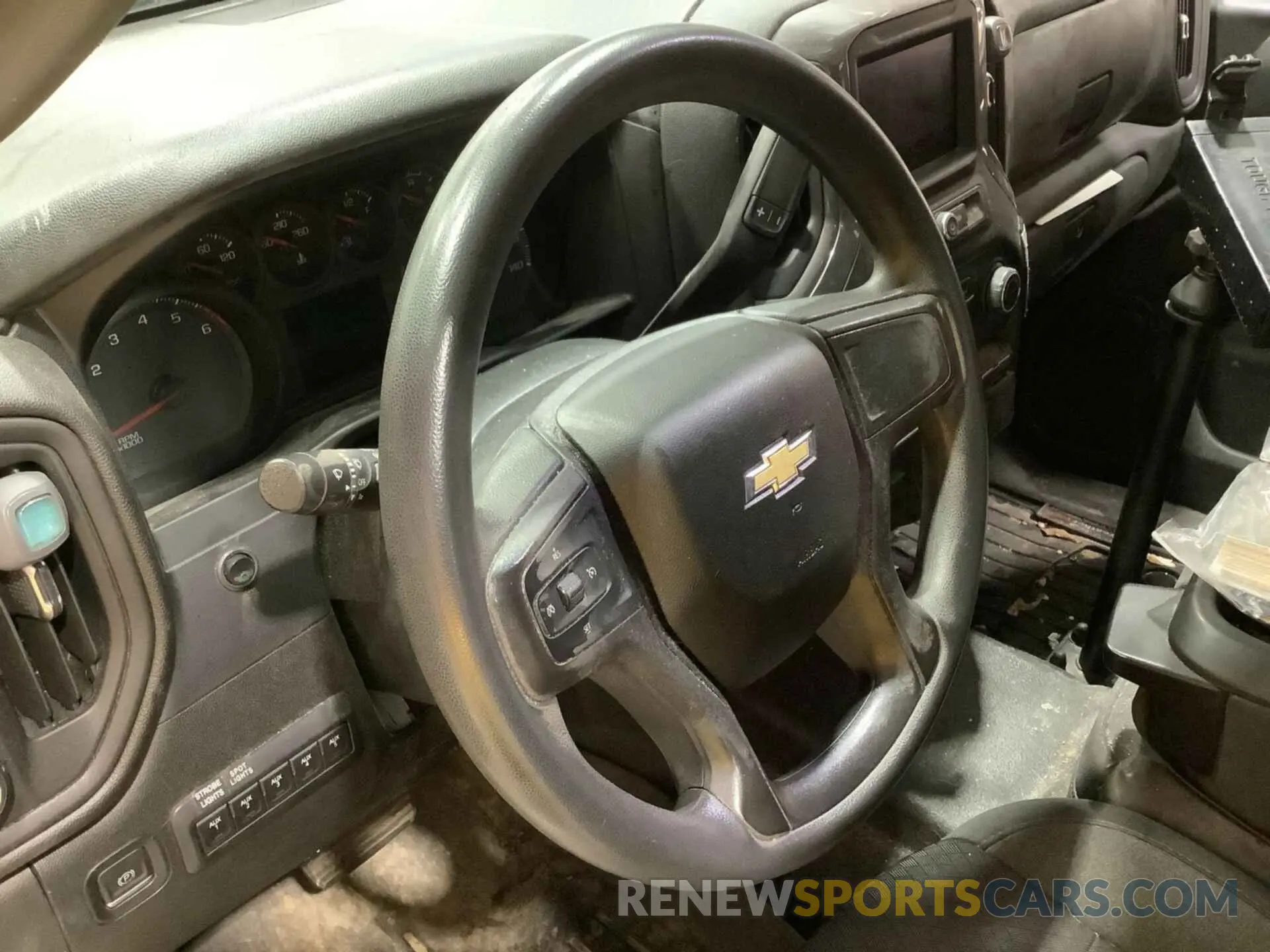 2 Photograph of a damaged car 1GC2YLE79LF265820 CHEVROLET SILVERADO 2020