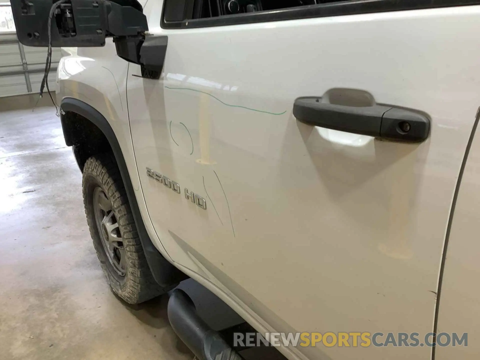 20 Photograph of a damaged car 1GC2YLE79LF265820 CHEVROLET SILVERADO 2020