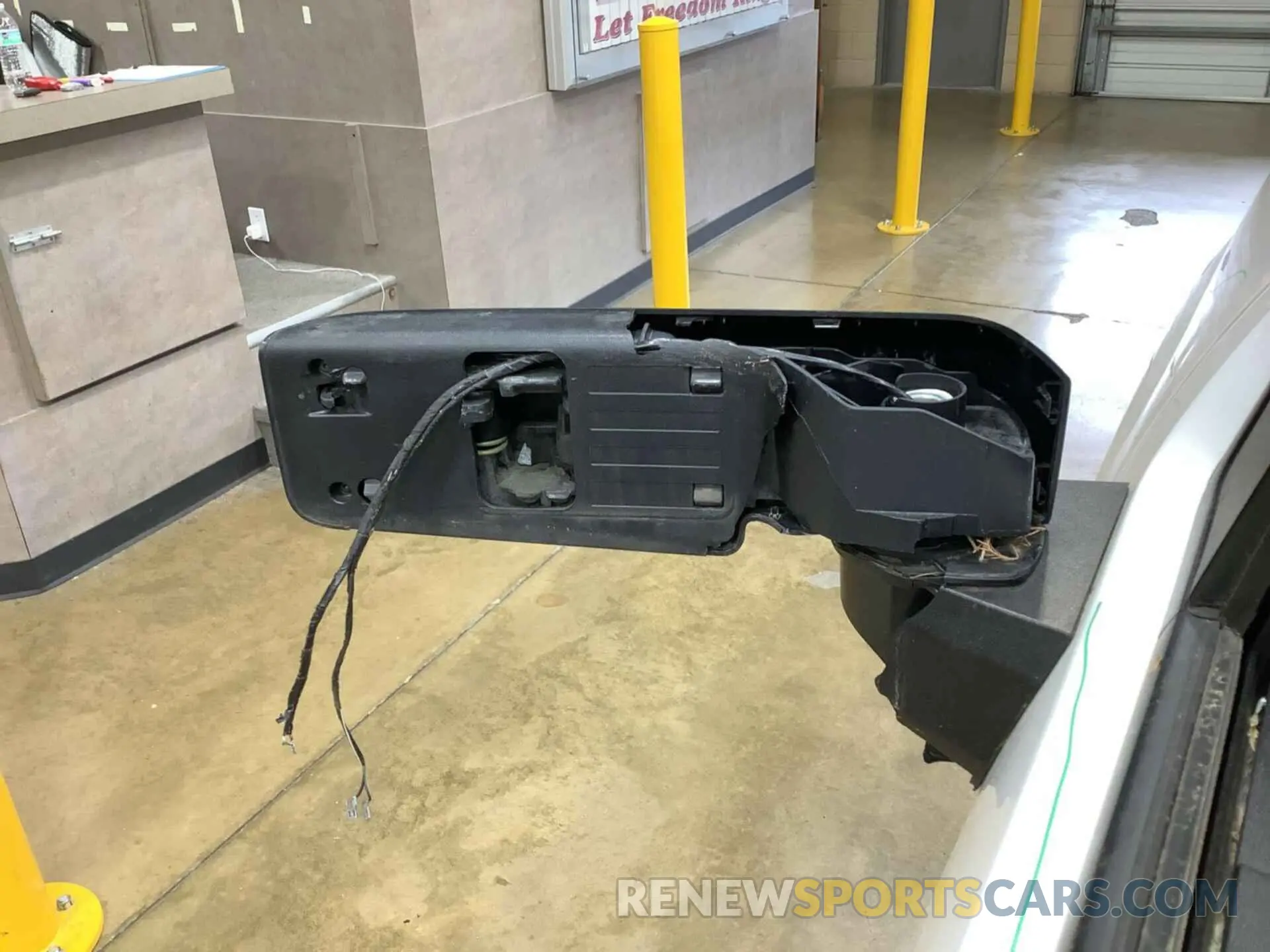25 Photograph of a damaged car 1GC2YLE79LF265820 CHEVROLET SILVERADO 2020