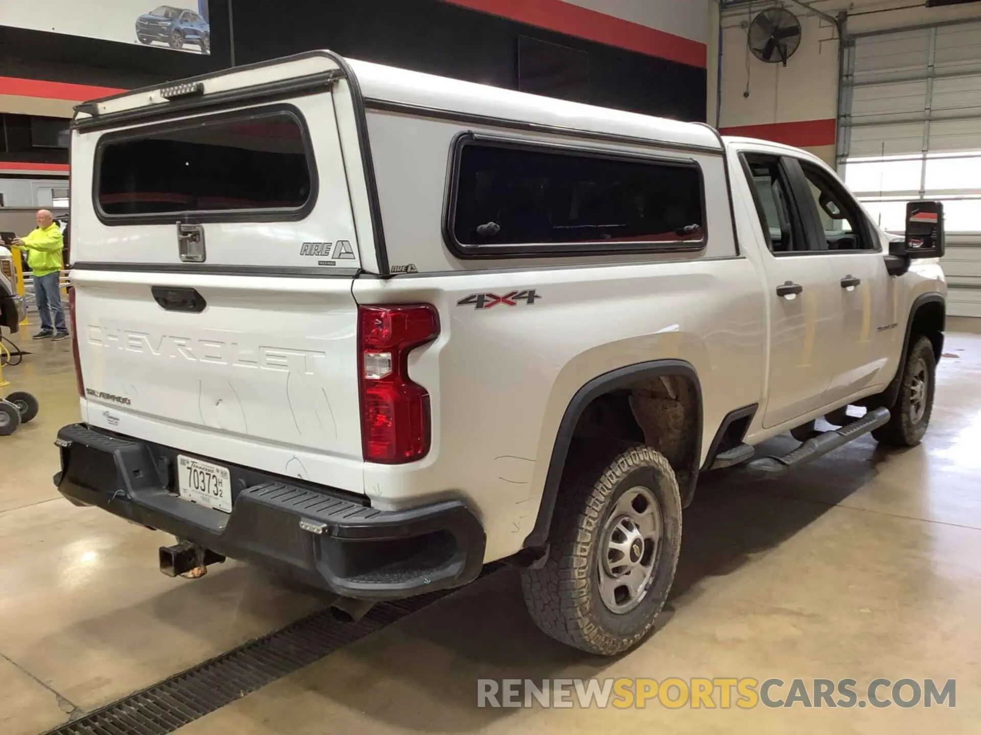 34 Photograph of a damaged car 1GC2YLE79LF265820 CHEVROLET SILVERADO 2020
