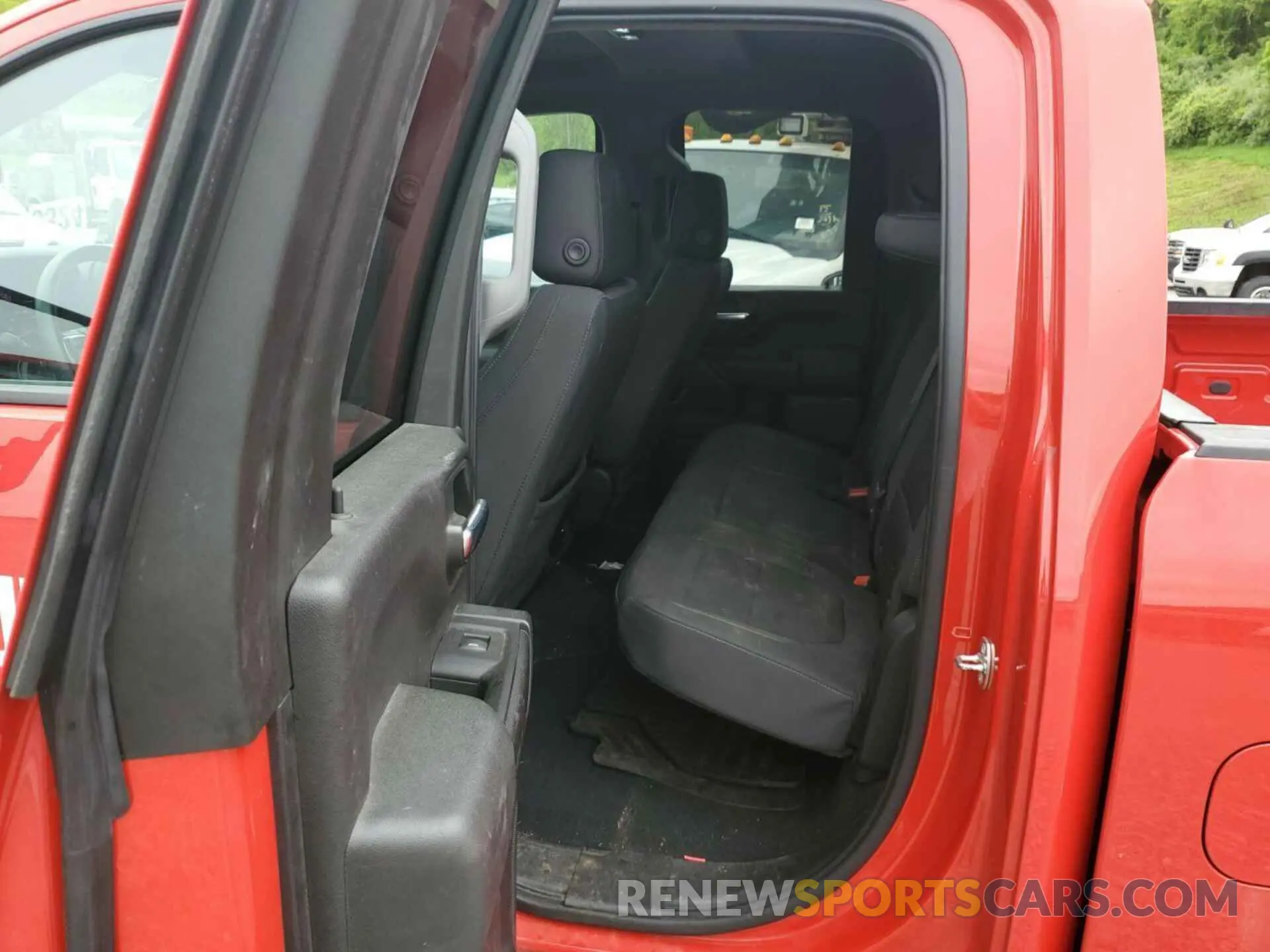 19 Photograph of a damaged car 1GC5YNE74LF213441 CHEVROLET SILVERADO 2020
