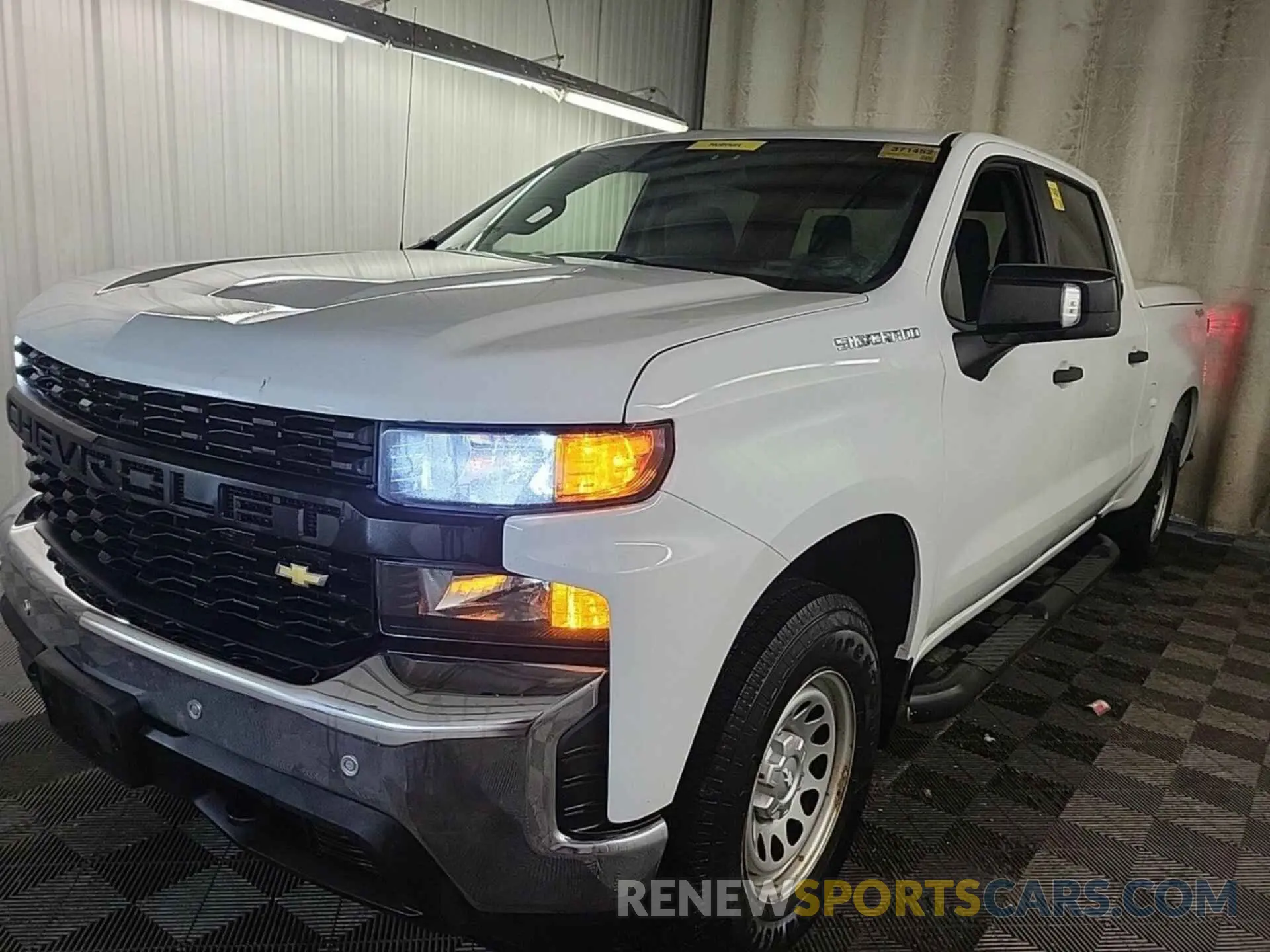 17 Photograph of a damaged car 1GCPYAEH0LZ268851 CHEVROLET SILVERADO 2020
