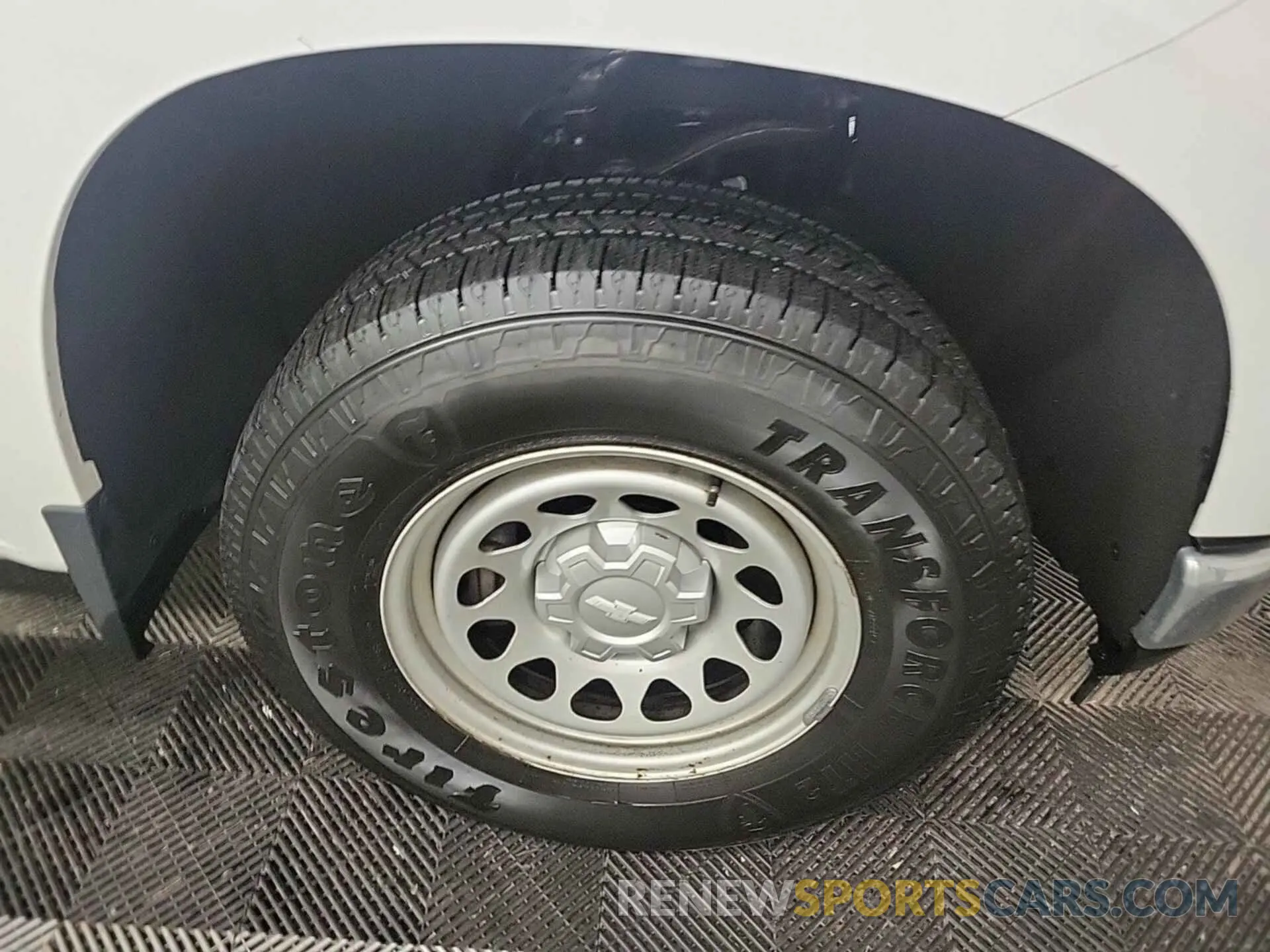 19 Photograph of a damaged car 1GCPYAEH0LZ268851 CHEVROLET SILVERADO 2020