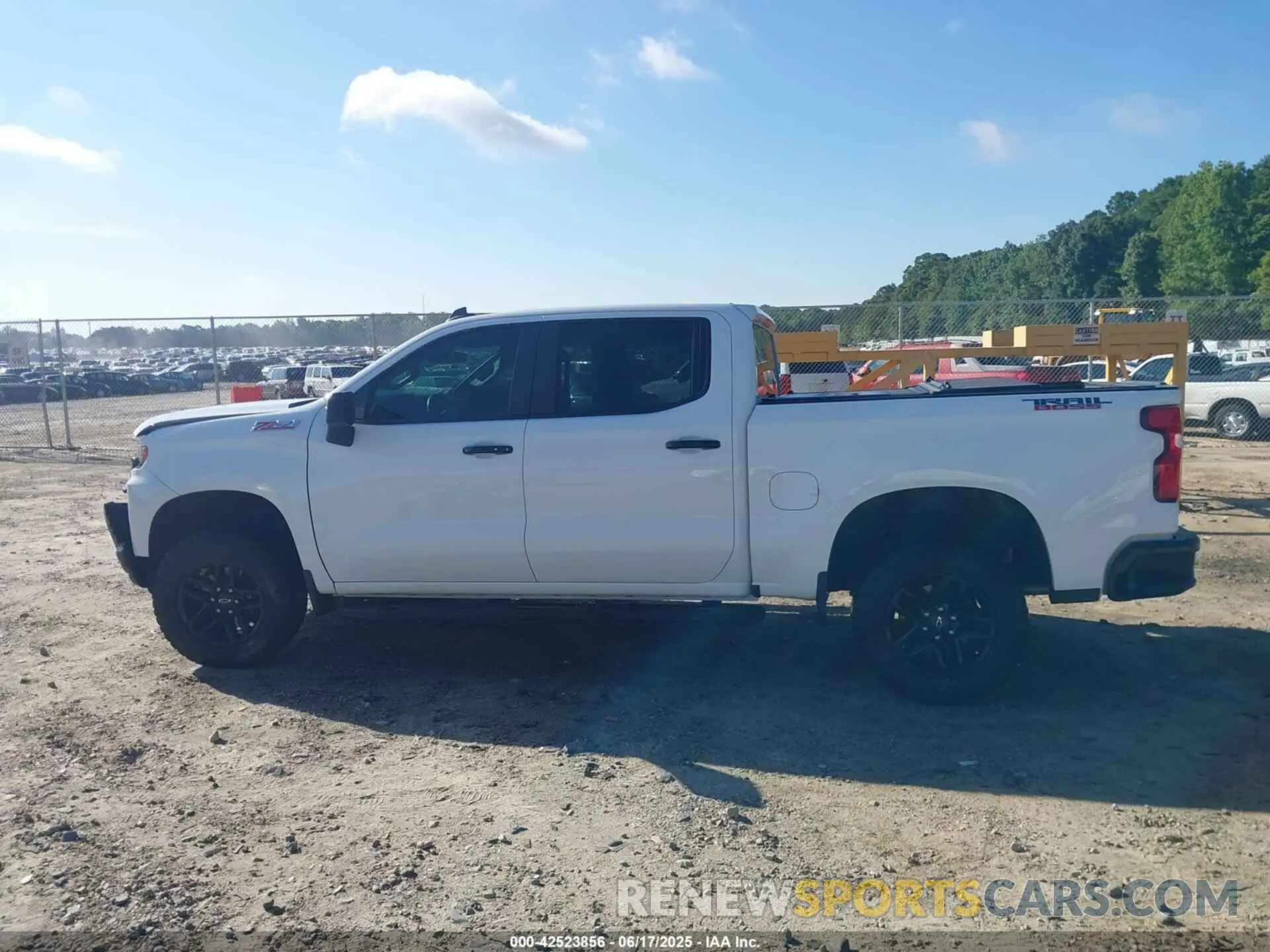 14 Photograph of a damaged car 1GCPYFED6LZ377549 CHEVROLET SILVERADO 2020