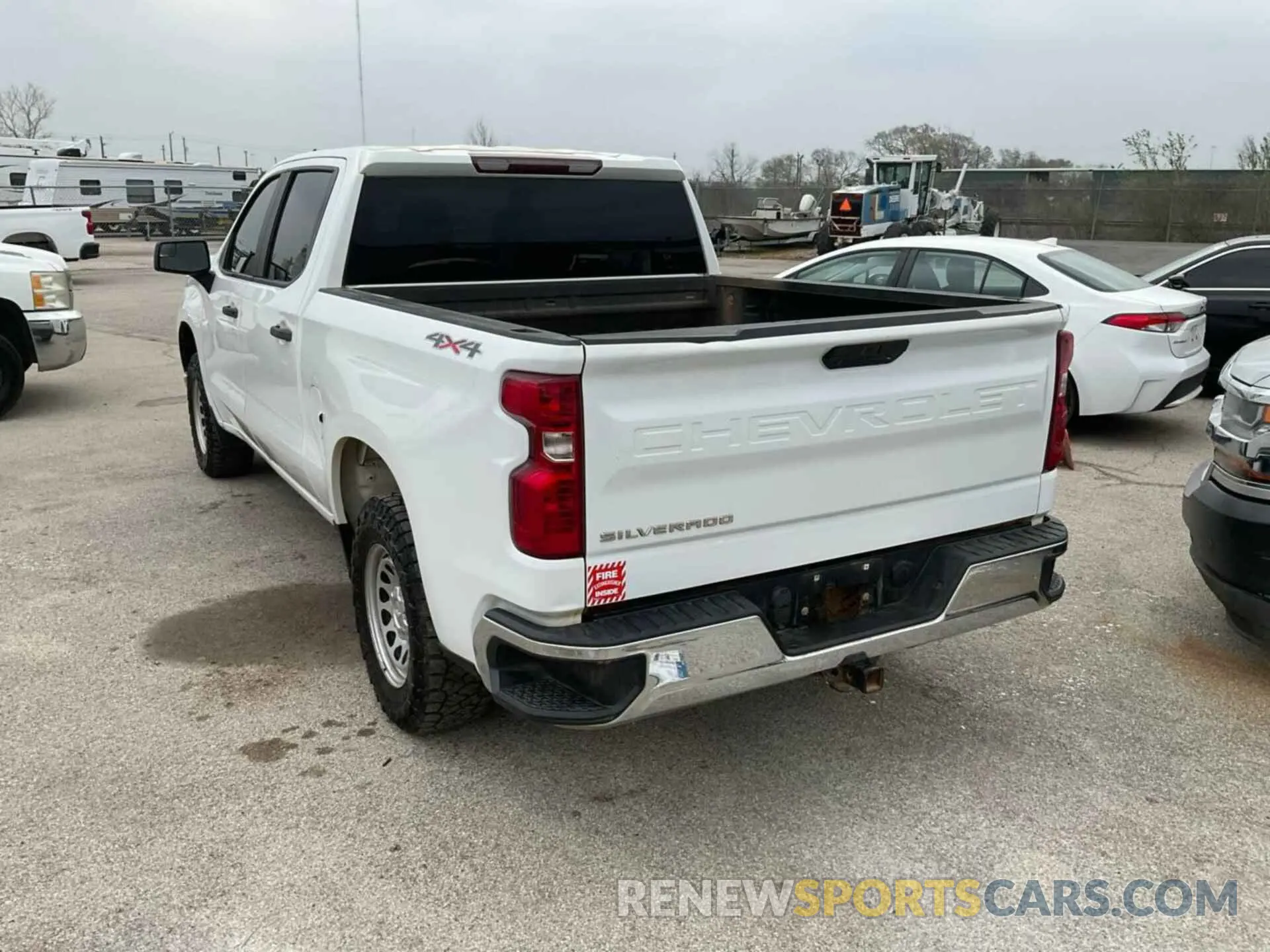 18 Photograph of a damaged car 1GCUYAEF5LZ177401 CHEVROLET SILVERADO 2020