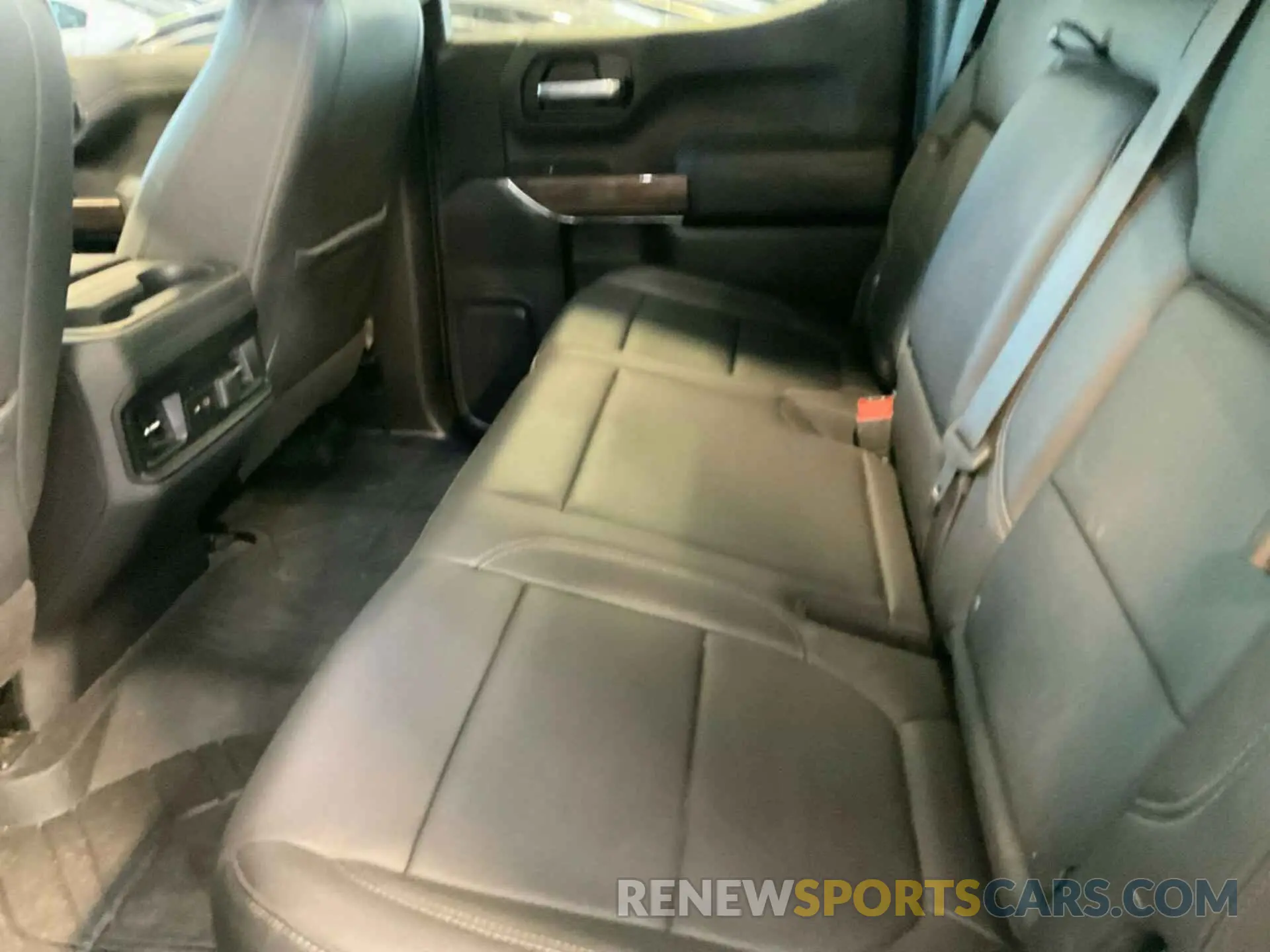 18 Photograph of a damaged car 3GCUYEEL0LG216506 CHEVROLET SILVERADO 2020