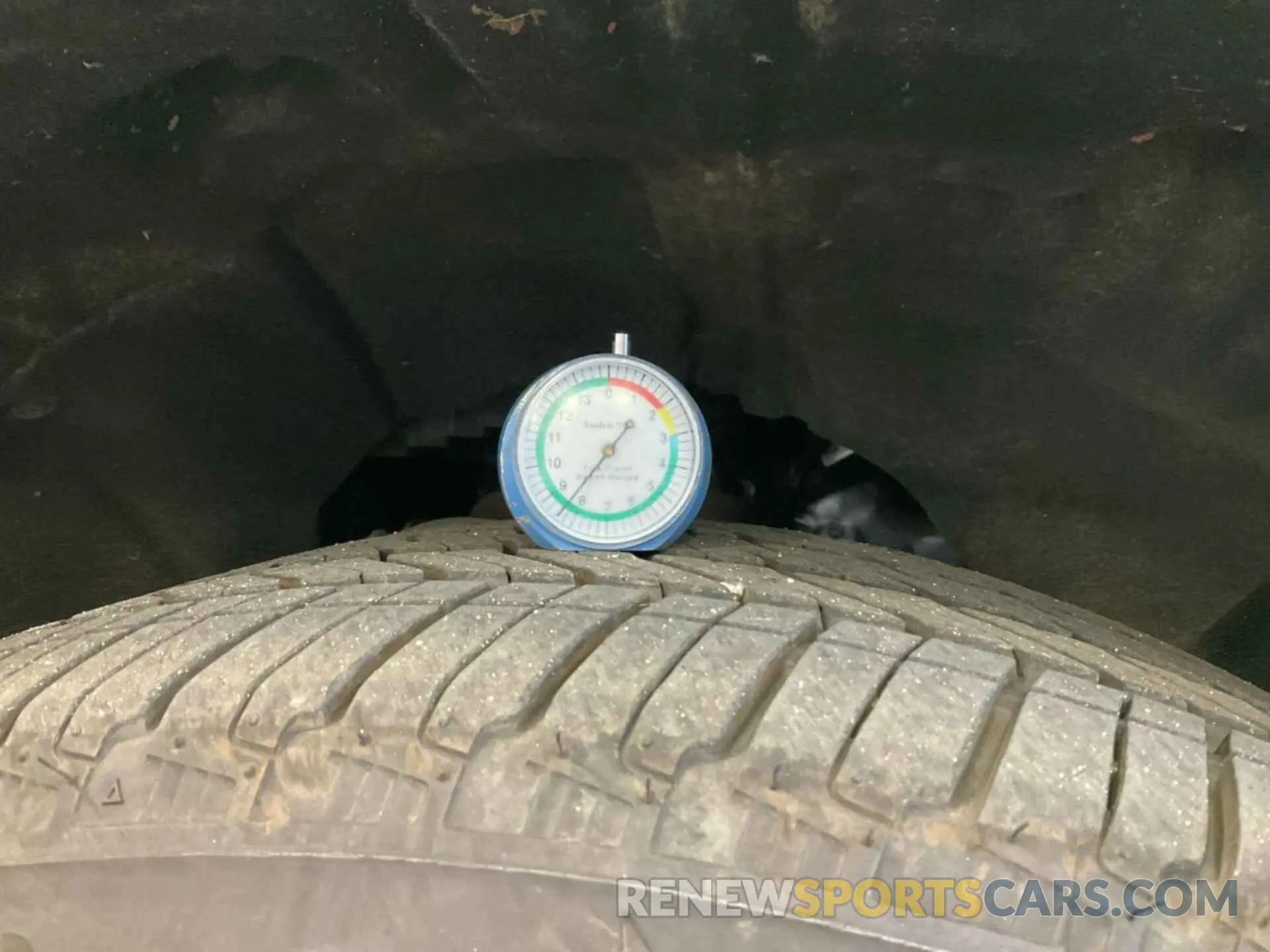 2 Photograph of a damaged car 3GCUYEEL0LG216506 CHEVROLET SILVERADO 2020