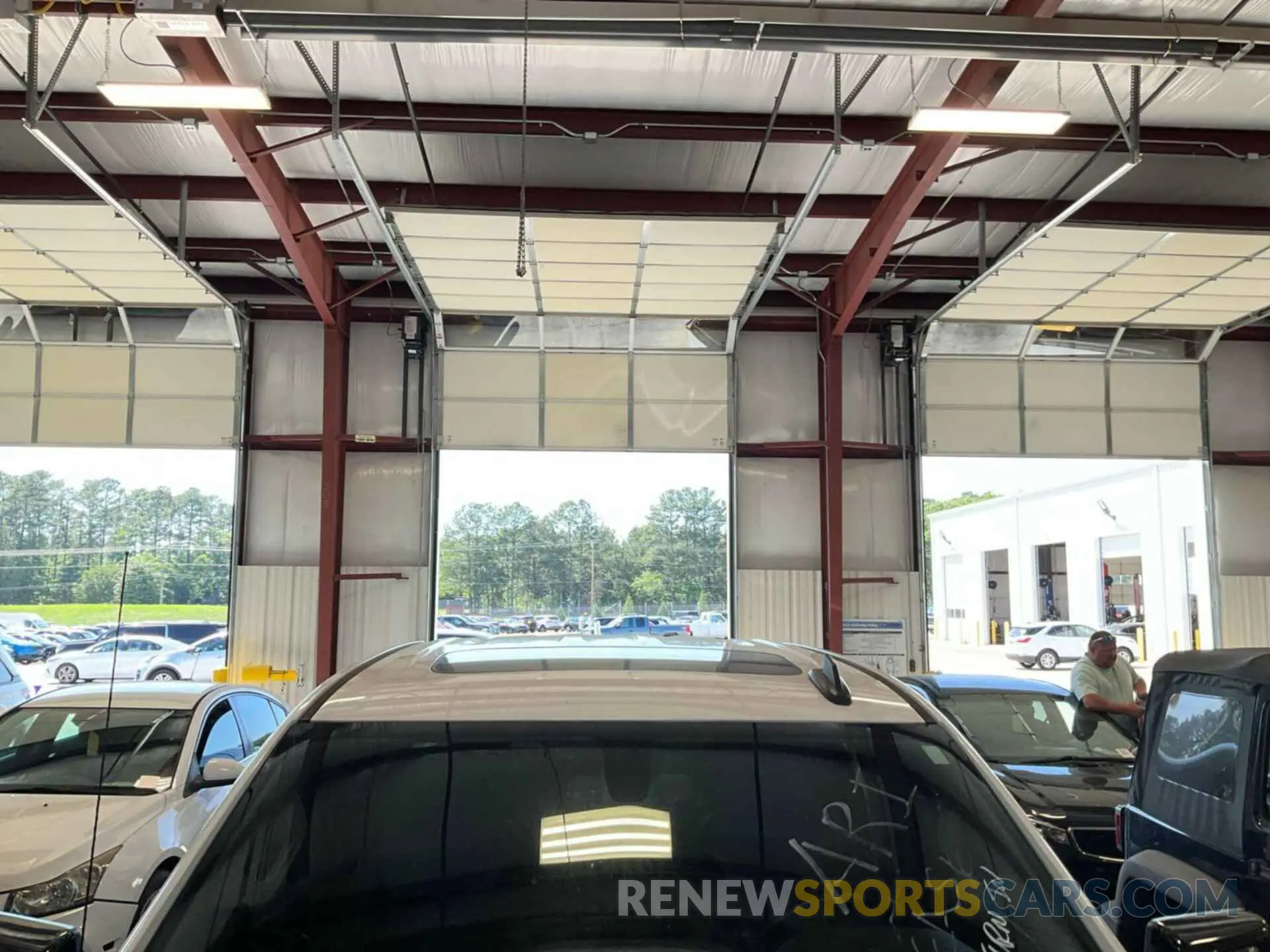 28 Photograph of a damaged car 3GCUYEEL0LG216506 CHEVROLET SILVERADO 2020