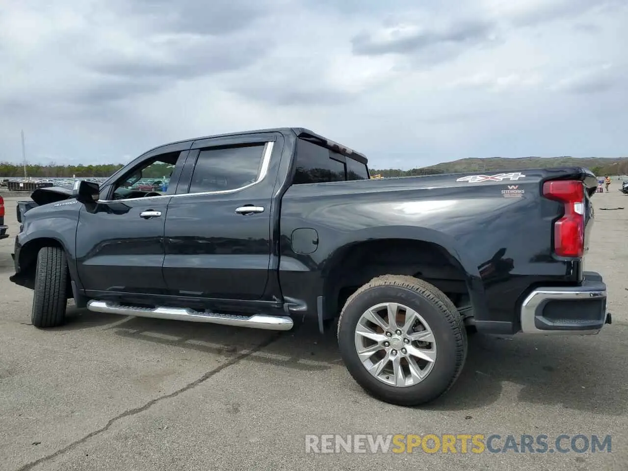 2 Photograph of a damaged car 3GCUYGEL3LG303845 CHEVROLET SILVERADO 2020