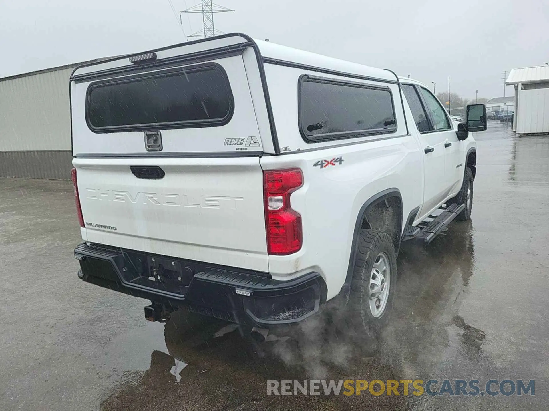32 Photograph of a damaged car 1GC2YLE71MF250097 CHEVROLET SILVERADO 2021