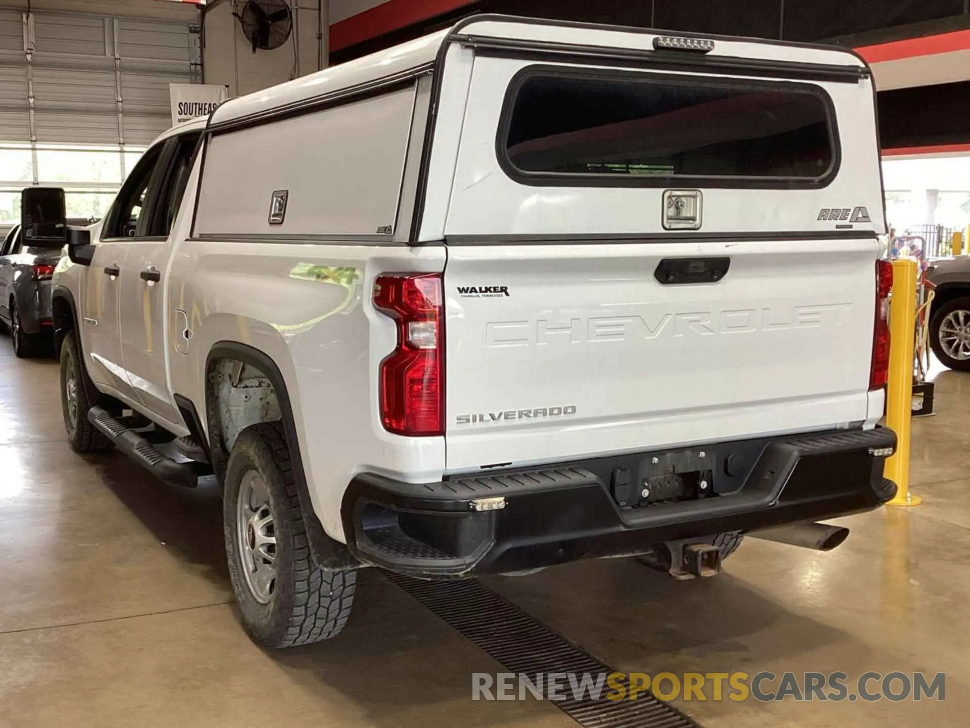 32 Photograph of a damaged car 1GC2YLE72MF157119 CHEVROLET SILVERADO 2021