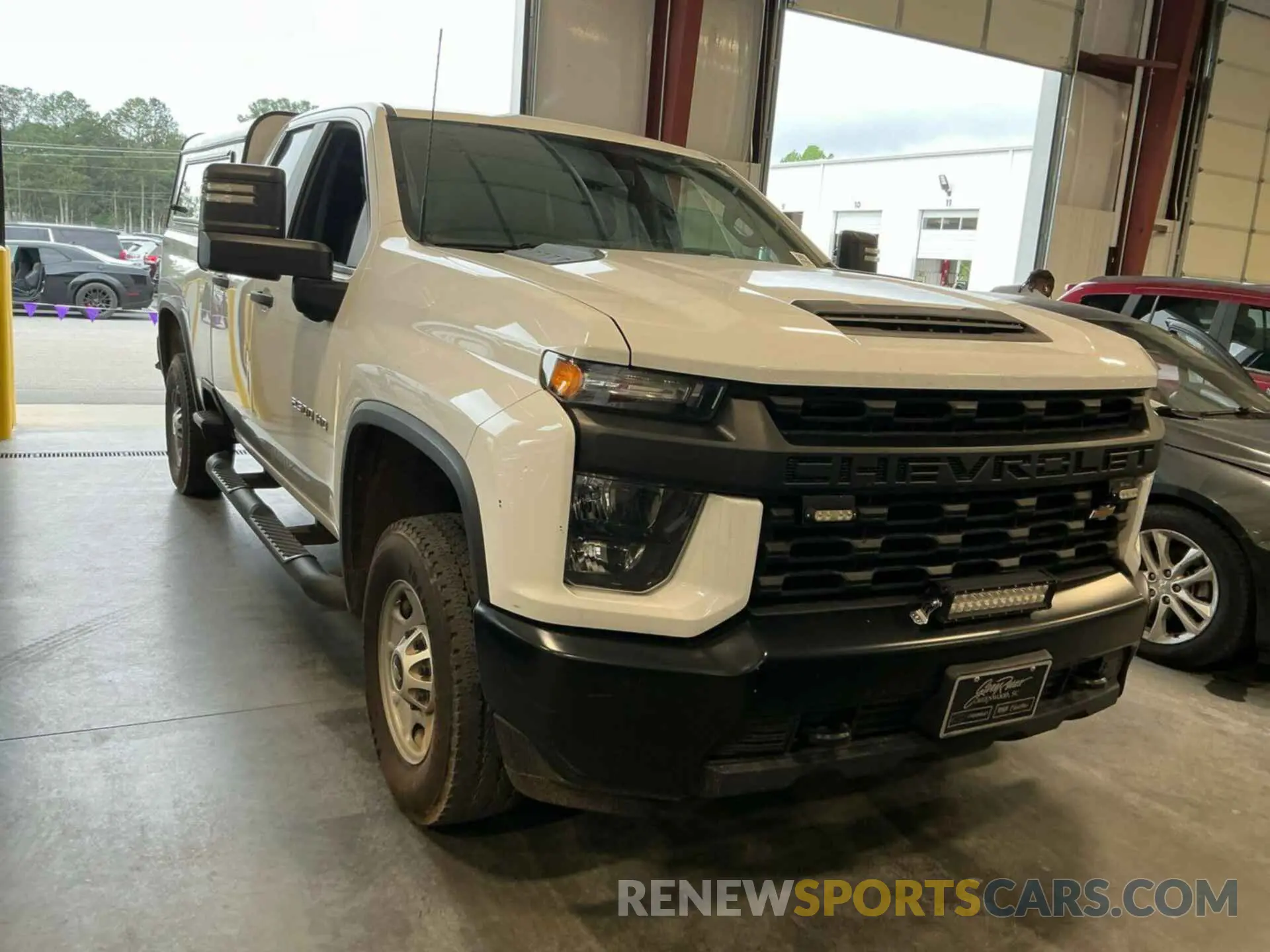 10 Photograph of a damaged car 1GC2YLE75MF141044 CHEVROLET SILVERADO 2021