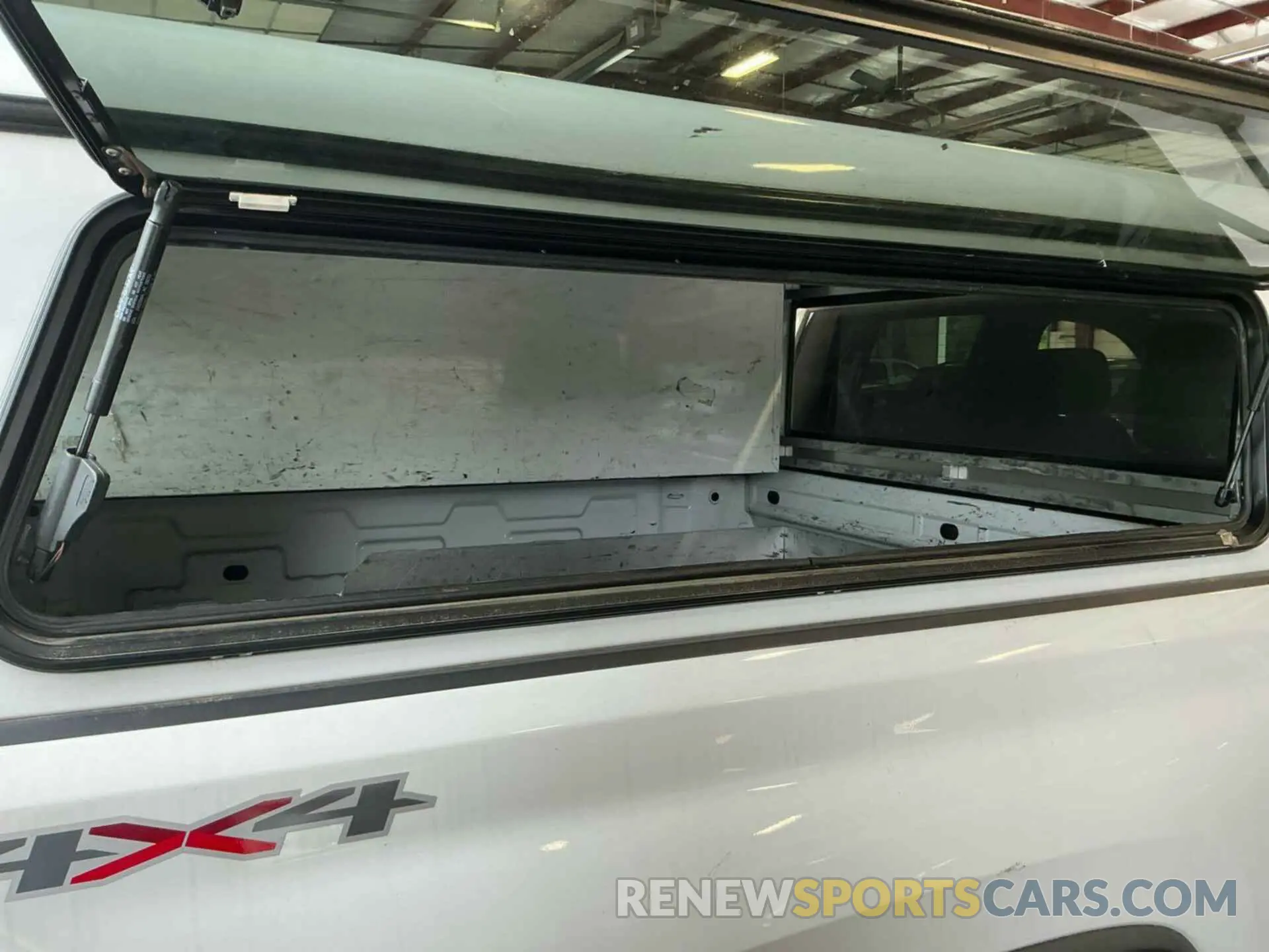 15 Photograph of a damaged car 1GC2YLE75MF141044 CHEVROLET SILVERADO 2021