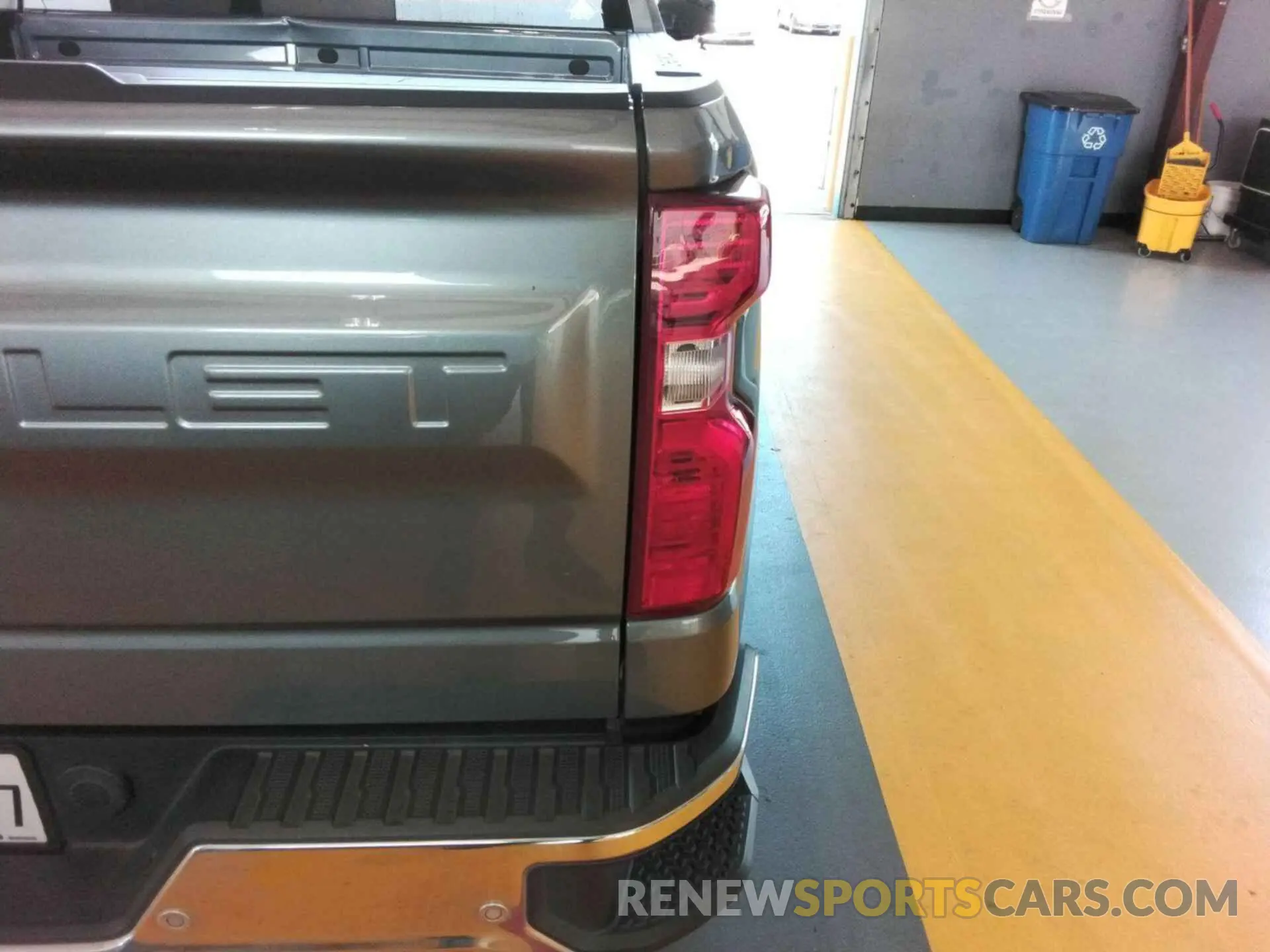 19 Photograph of a damaged car 1GCRWCEK4MZ403708 CHEVROLET SILVERADO 2021