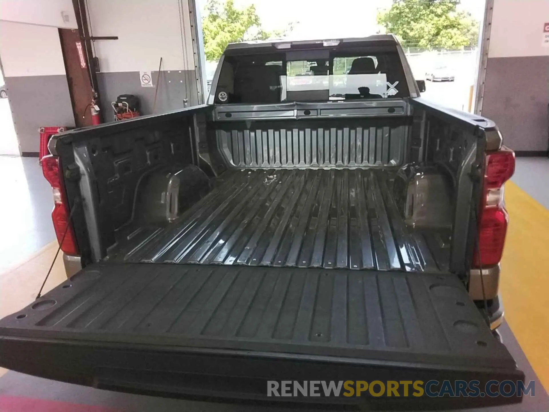 30 Photograph of a damaged car 1GCRWCEK4MZ403708 CHEVROLET SILVERADO 2021