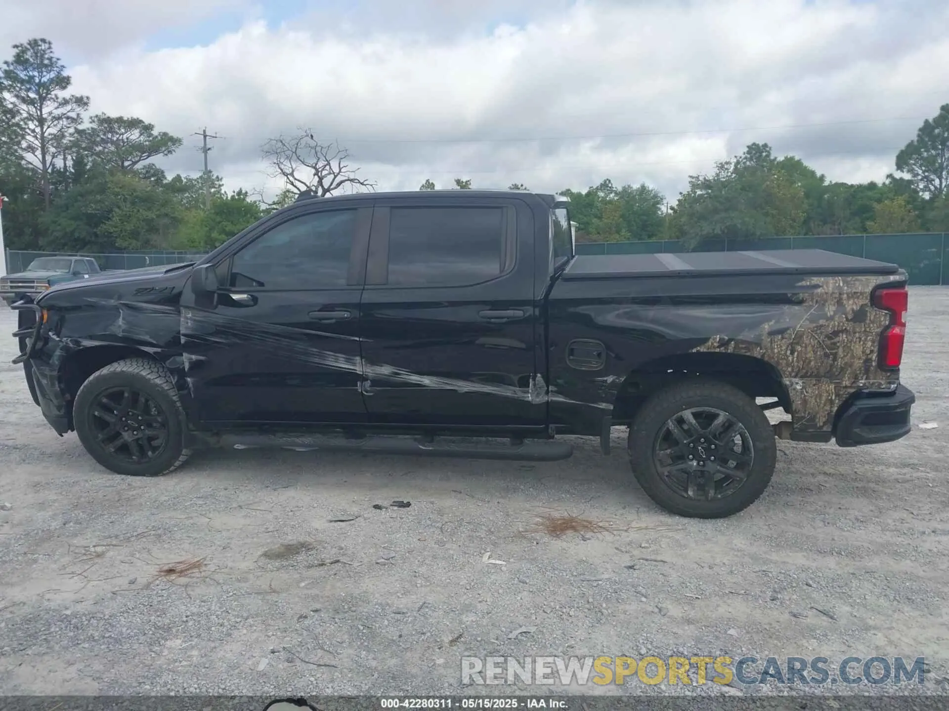 13 Photograph of a damaged car 3GCPYCEL3MG422938 CHEVROLET SILVERADO 2021