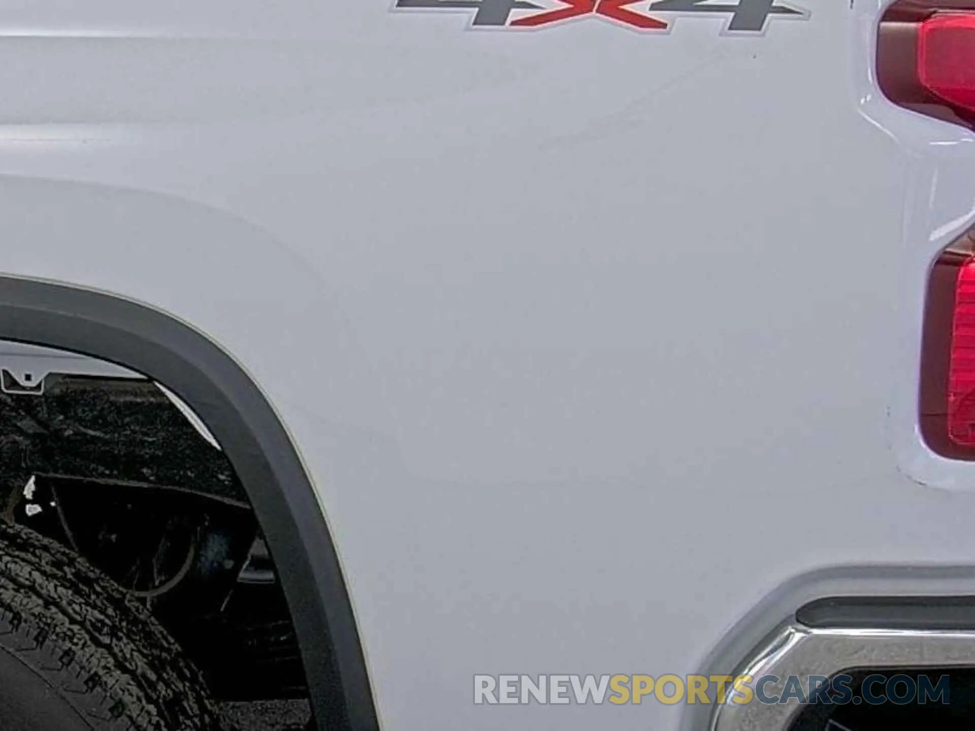 23 Photograph of a damaged car 1GC0YLE70NF339135 CHEVROLET SILVERADO 2022