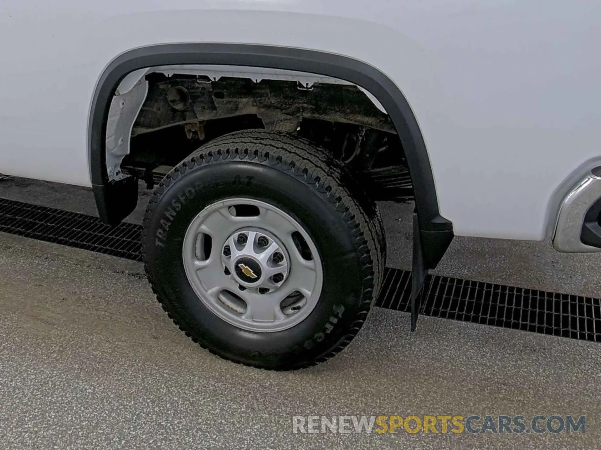 28 Photograph of a damaged car 1GC0YLE77NF338080 CHEVROLET SILVERADO 2022