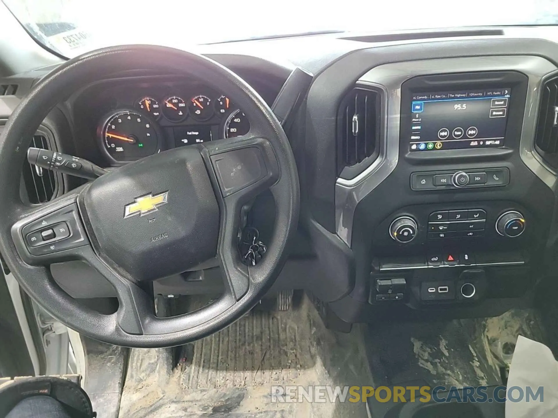 9 Photograph of a damaged car 1GC0YLE77NF338080 CHEVROLET SILVERADO 2022