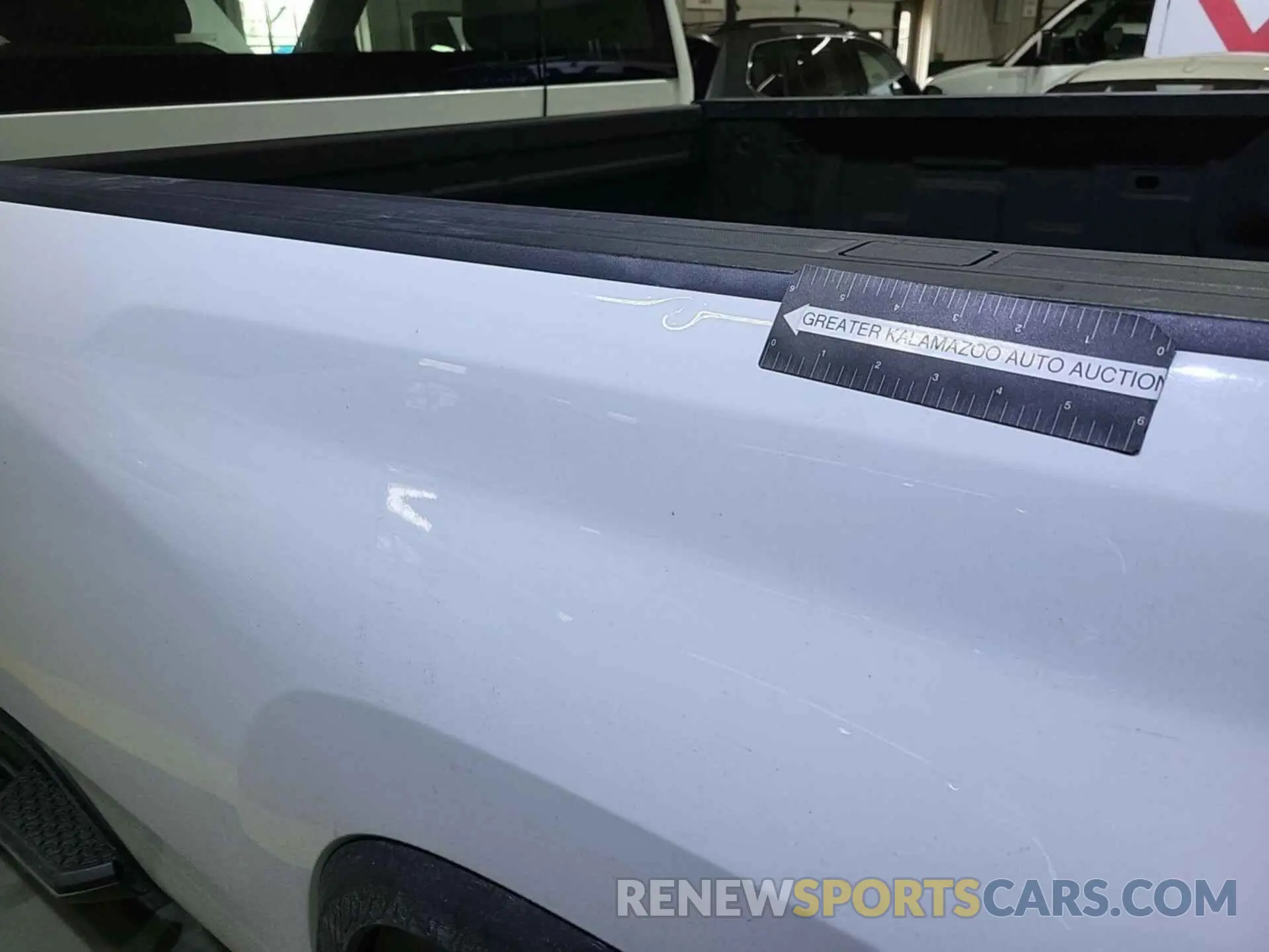 10 Photograph of a damaged car 1GC0YLE79NF348805 CHEVROLET SILVERADO 2022