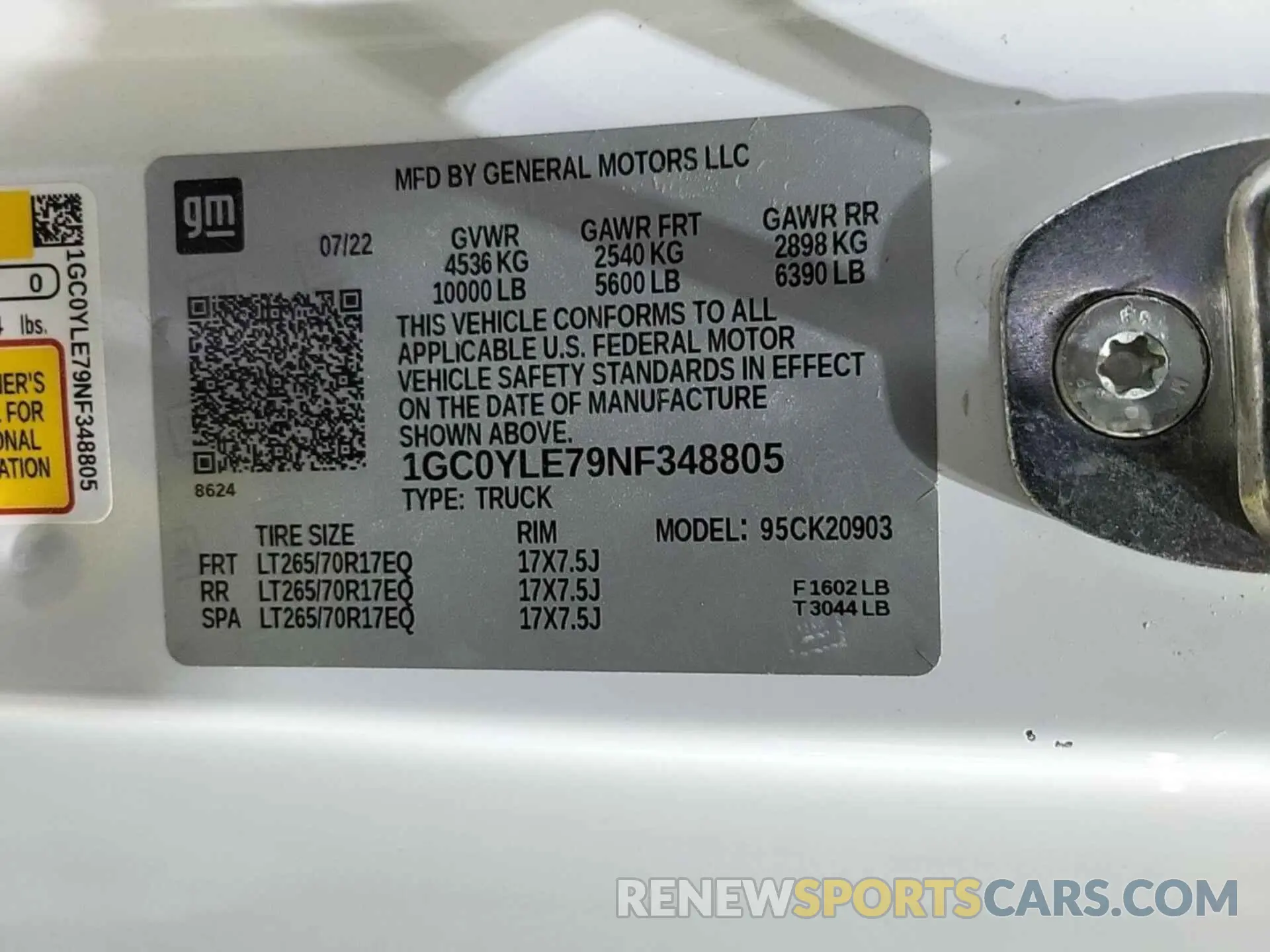 18 Photograph of a damaged car 1GC0YLE79NF348805 CHEVROLET SILVERADO 2022