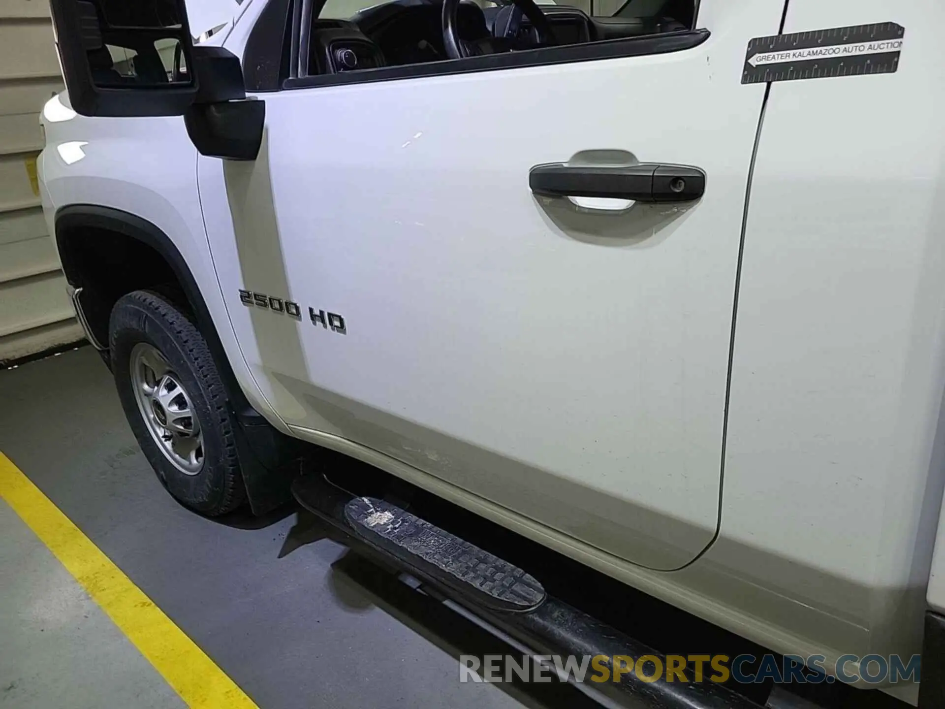 26 Photograph of a damaged car 1GC0YLE79NF348805 CHEVROLET SILVERADO 2022