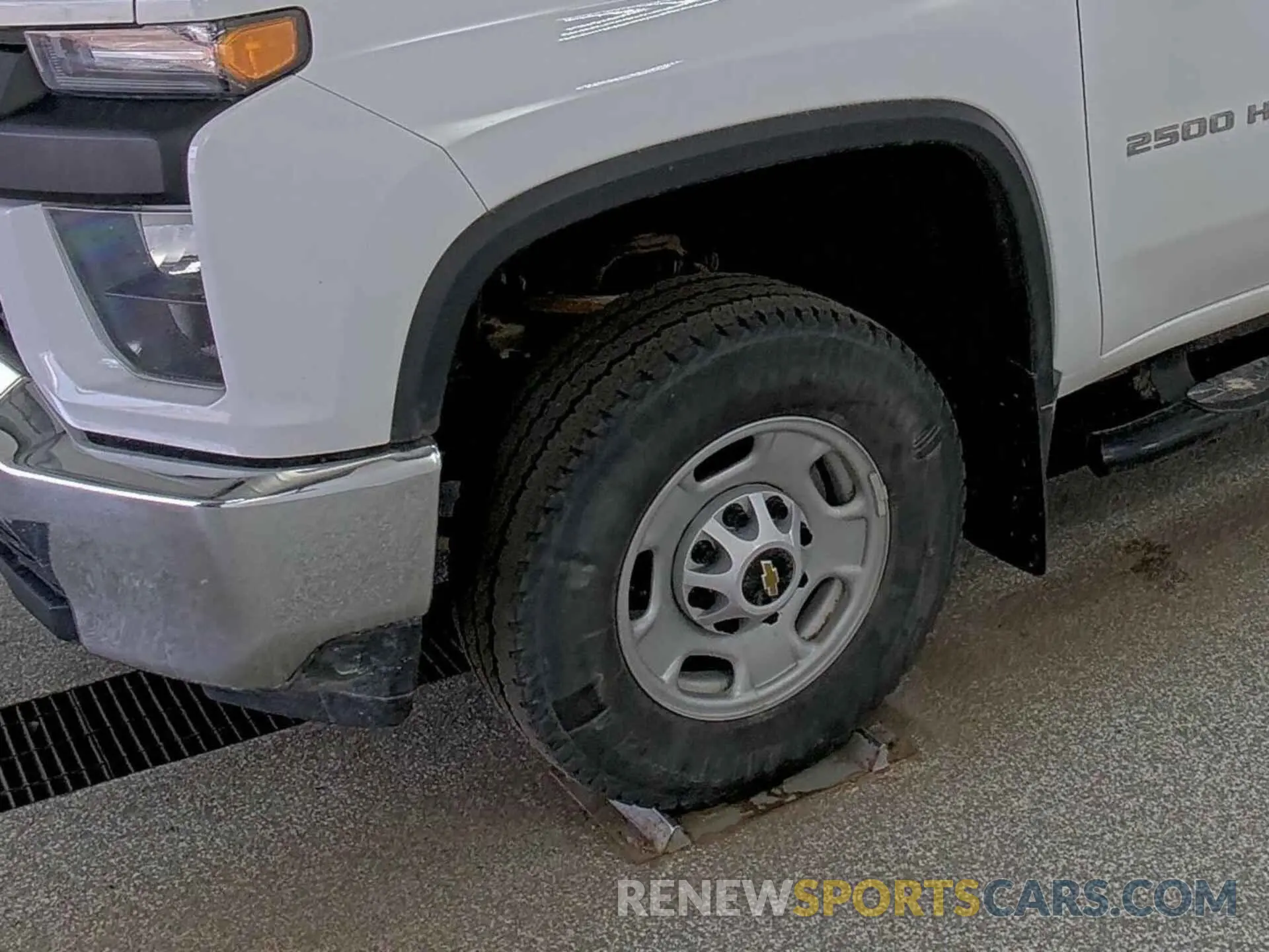 31 Photograph of a damaged car 1GC0YLE79NF348805 CHEVROLET SILVERADO 2022