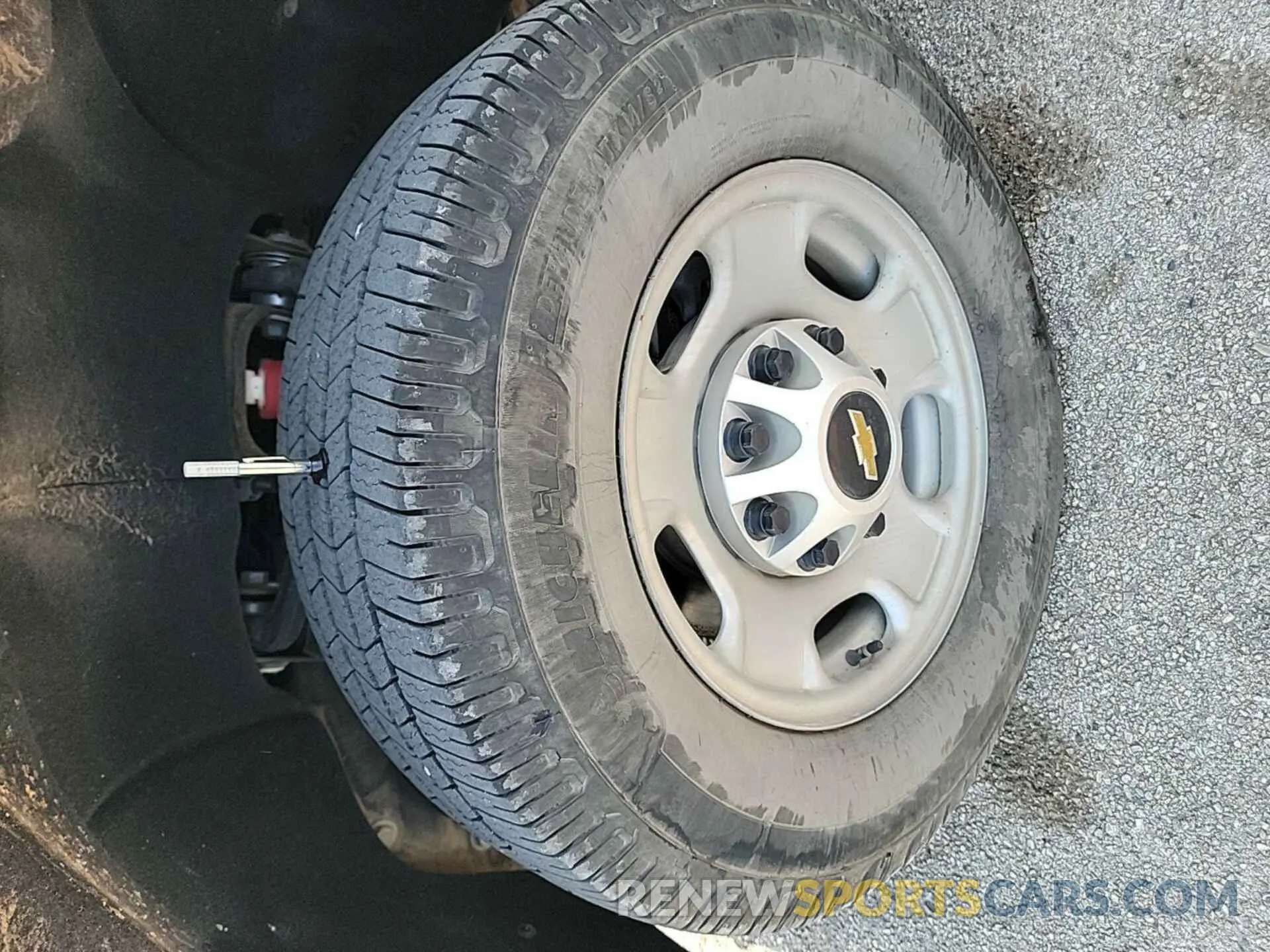 11 Photograph of a damaged car 1GC2YLE75NF255806 CHEVROLET SILVERADO 2022
