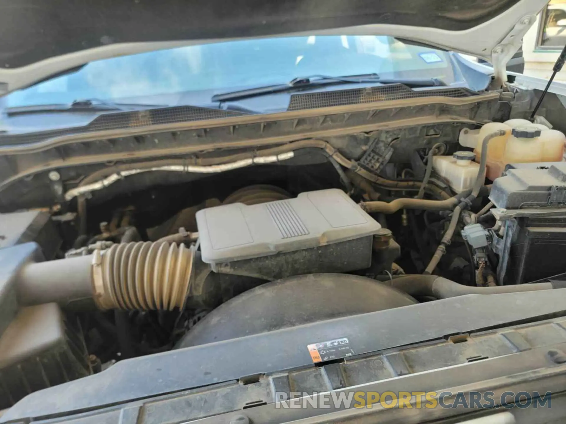 18 Photograph of a damaged car 1GC2YLE75NF255806 CHEVROLET SILVERADO 2022