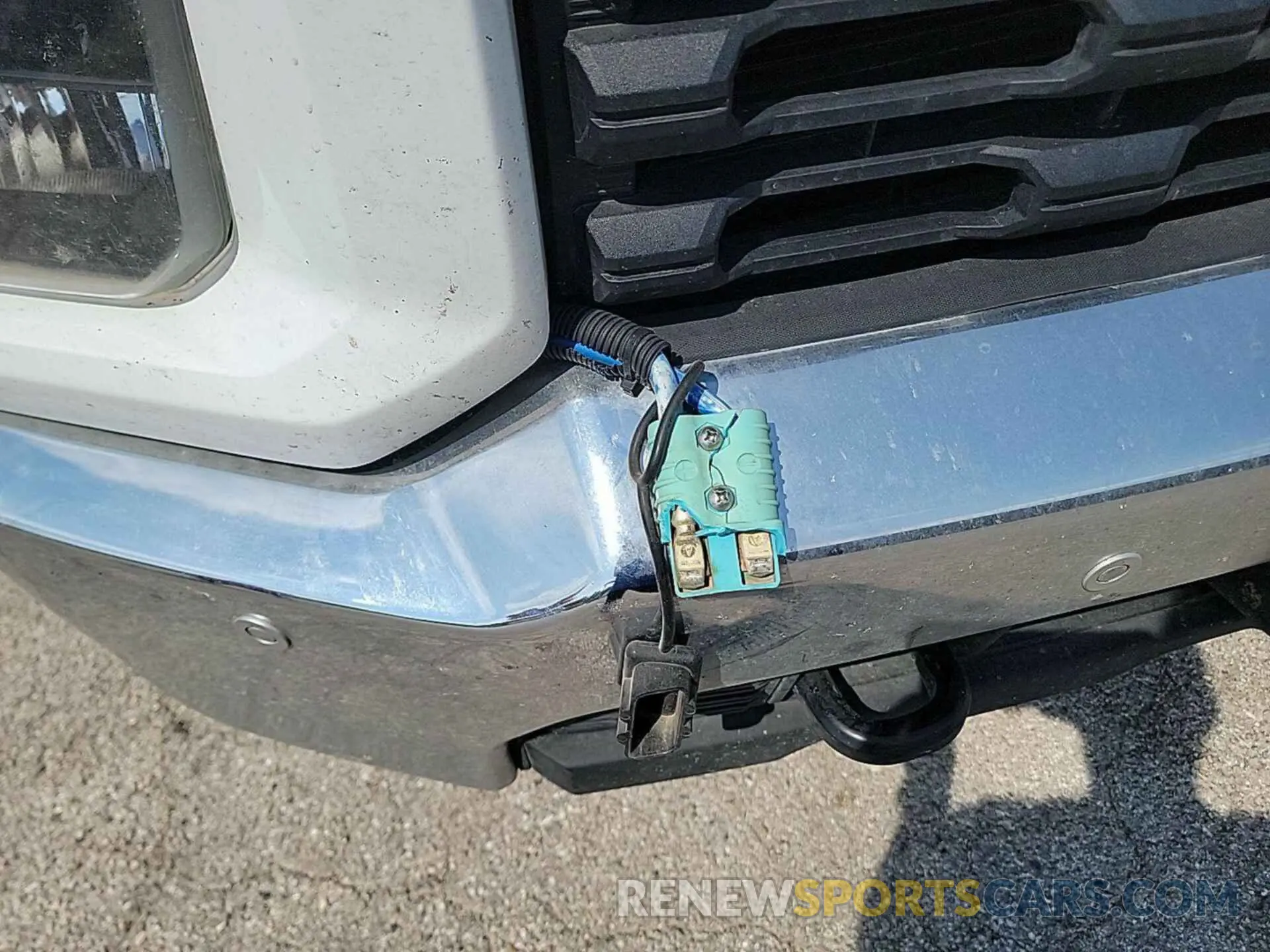 9 Photograph of a damaged car 1GC2YLE75NF255806 CHEVROLET SILVERADO 2022