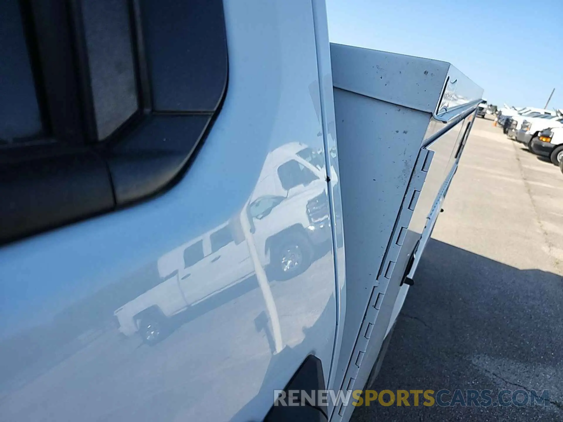 11 Photograph of a damaged car 1GC5YLE72NF173481 CHEVROLET SILVERADO 2022