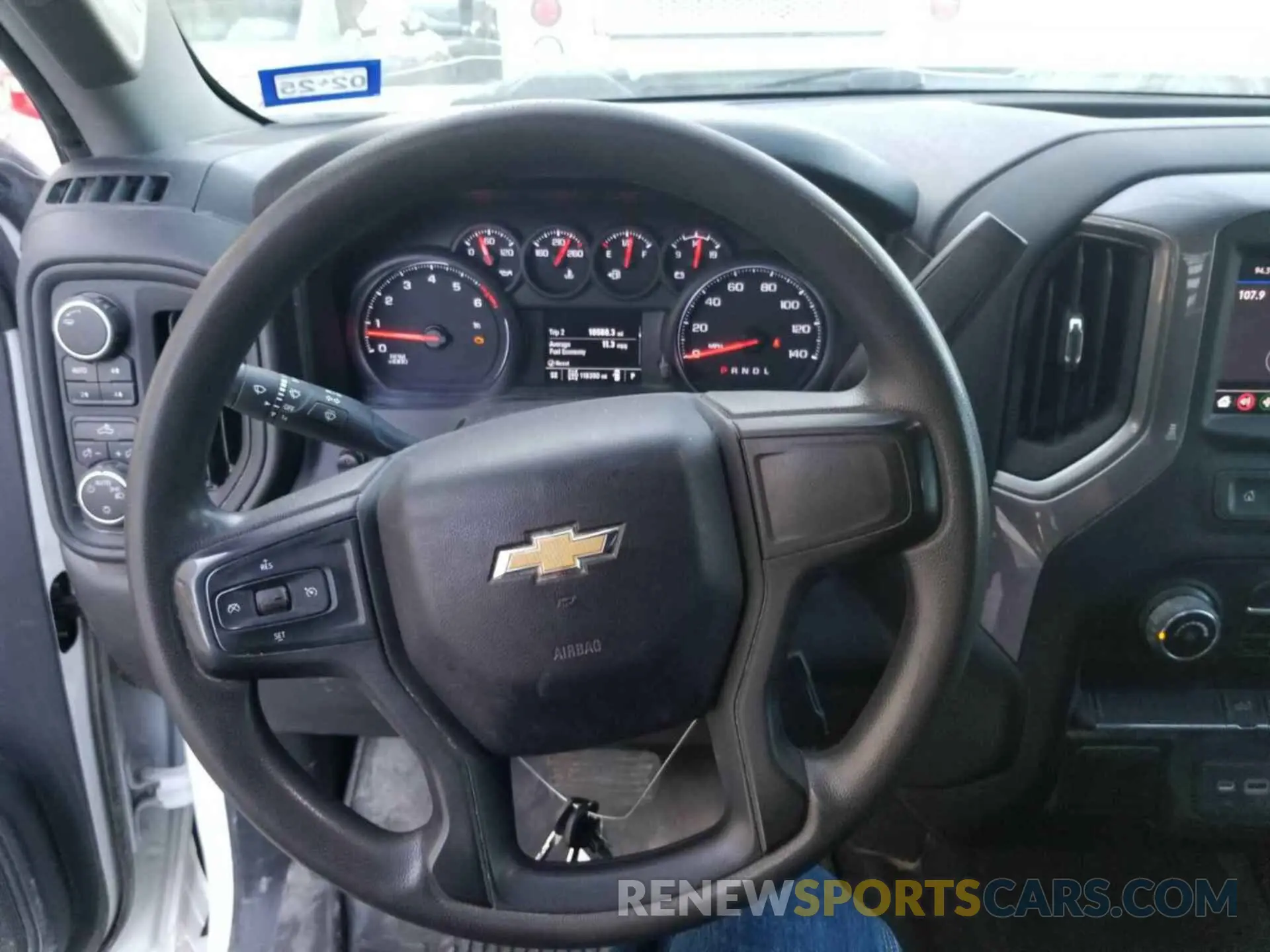 19 Photograph of a damaged car 1GC5YLE72NF173481 CHEVROLET SILVERADO 2022
