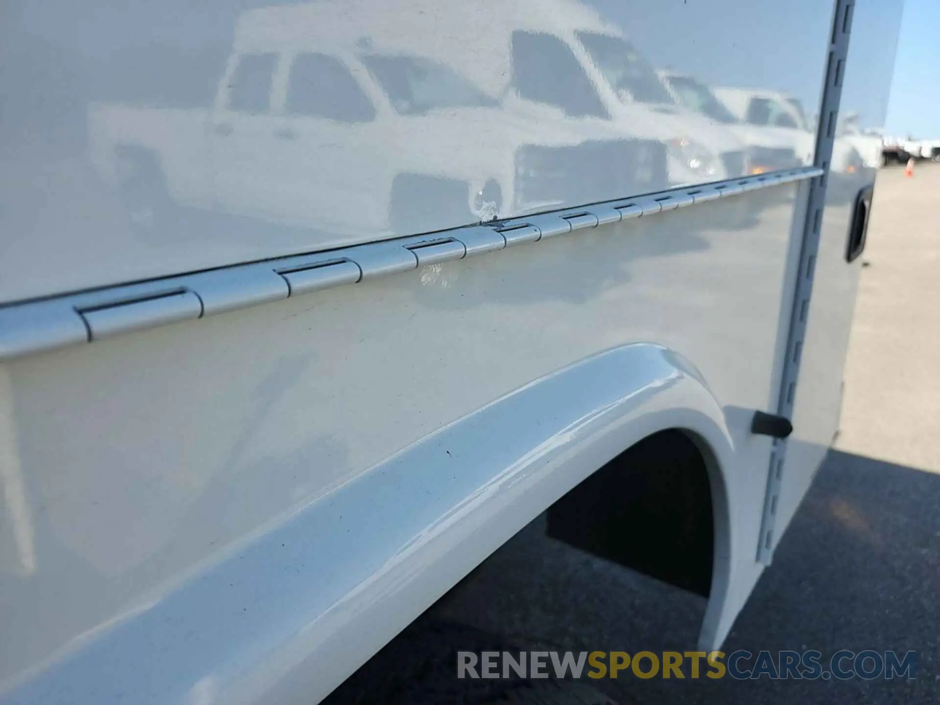 23 Photograph of a damaged car 1GC5YLE72NF173481 CHEVROLET SILVERADO 2022