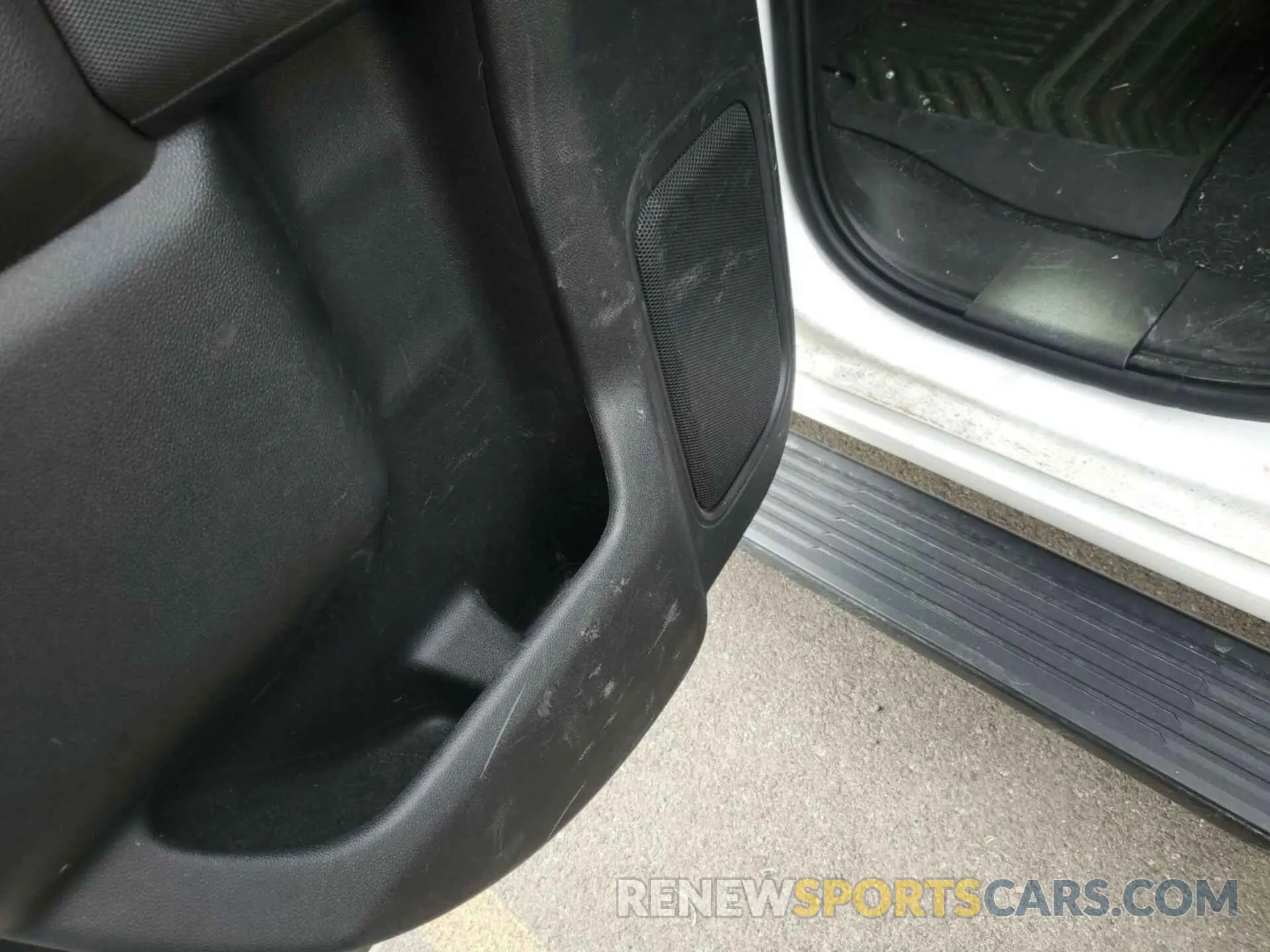 10 Photograph of a damaged car 1GCRDBEK3NZ615047 CHEVROLET SILVERADO 2022